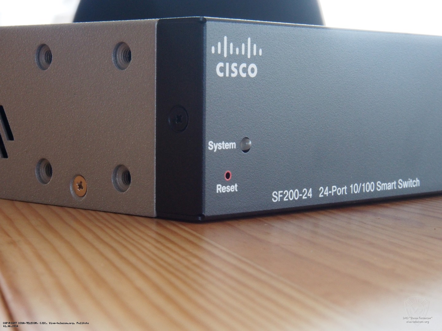    Cisco SF-200-24