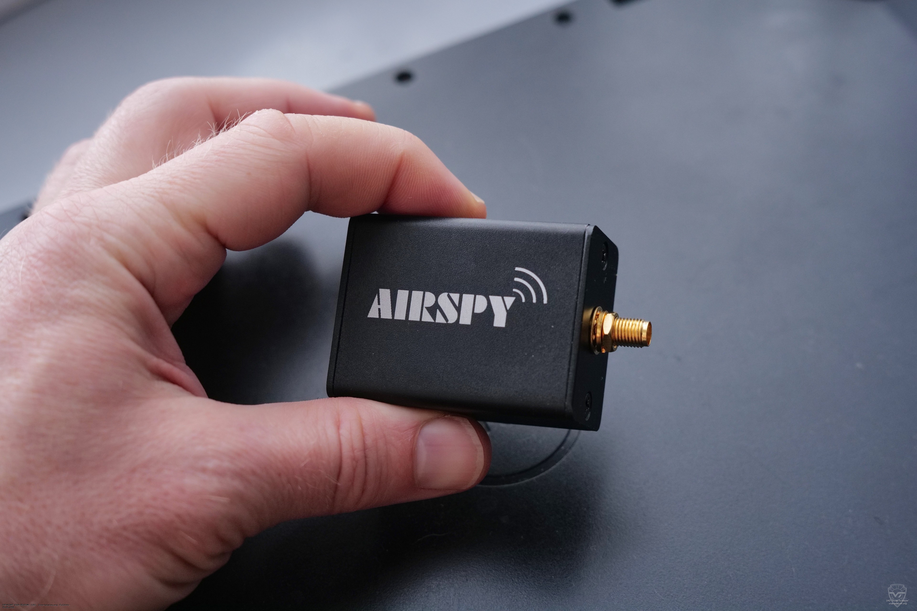 Антенный разъем приемника Airspy R2. Airspy R2 Антенный разъем приемника Airspy R2