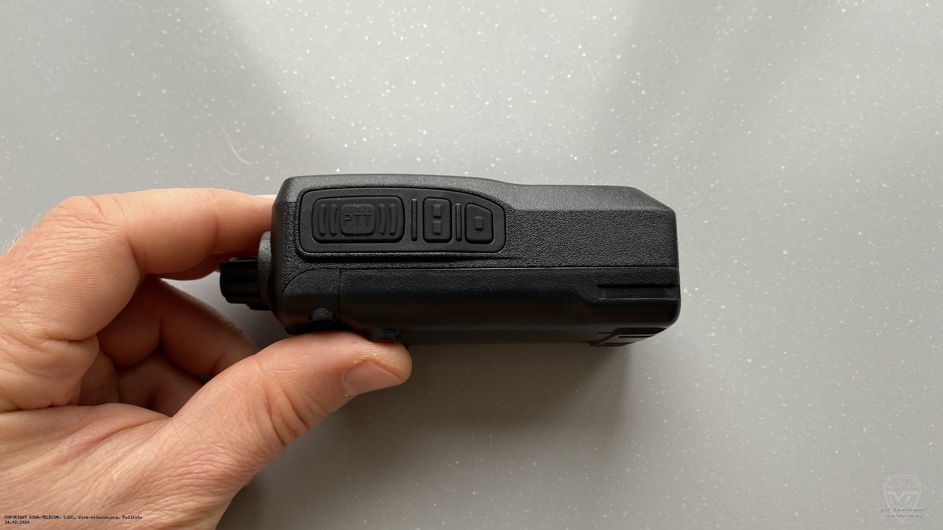 Вид слева радиостанции Alinco DJ-MD5. Alinco DJ-MD5 Вид слева радиостанции Alinco DJ-MD5