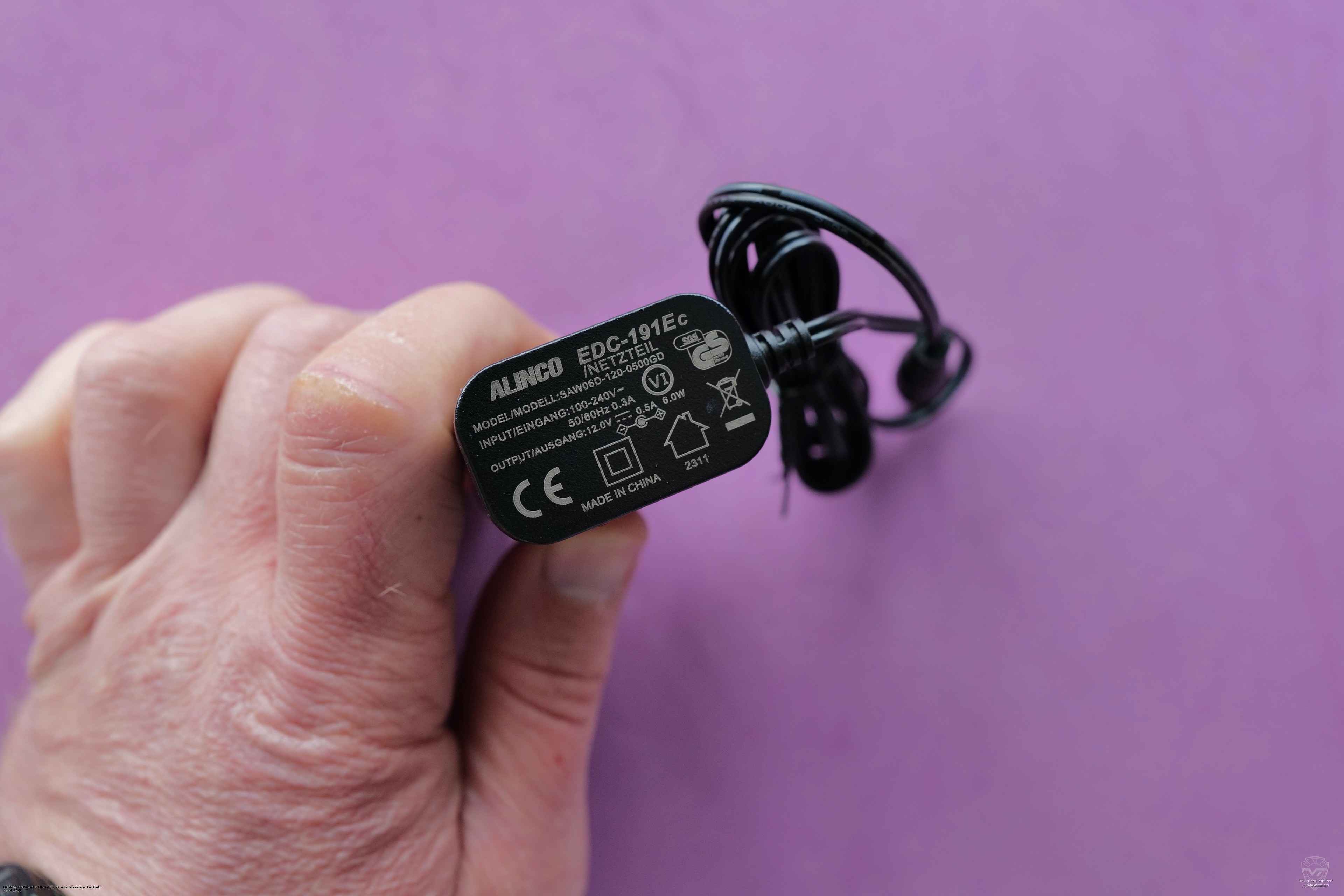 Сетевой адаптер радиостанции Alinco DJ-V17L-N. Alinco DJ-V17L-N Сетевой адаптер радиостанции Alinco DJ-V17L-N