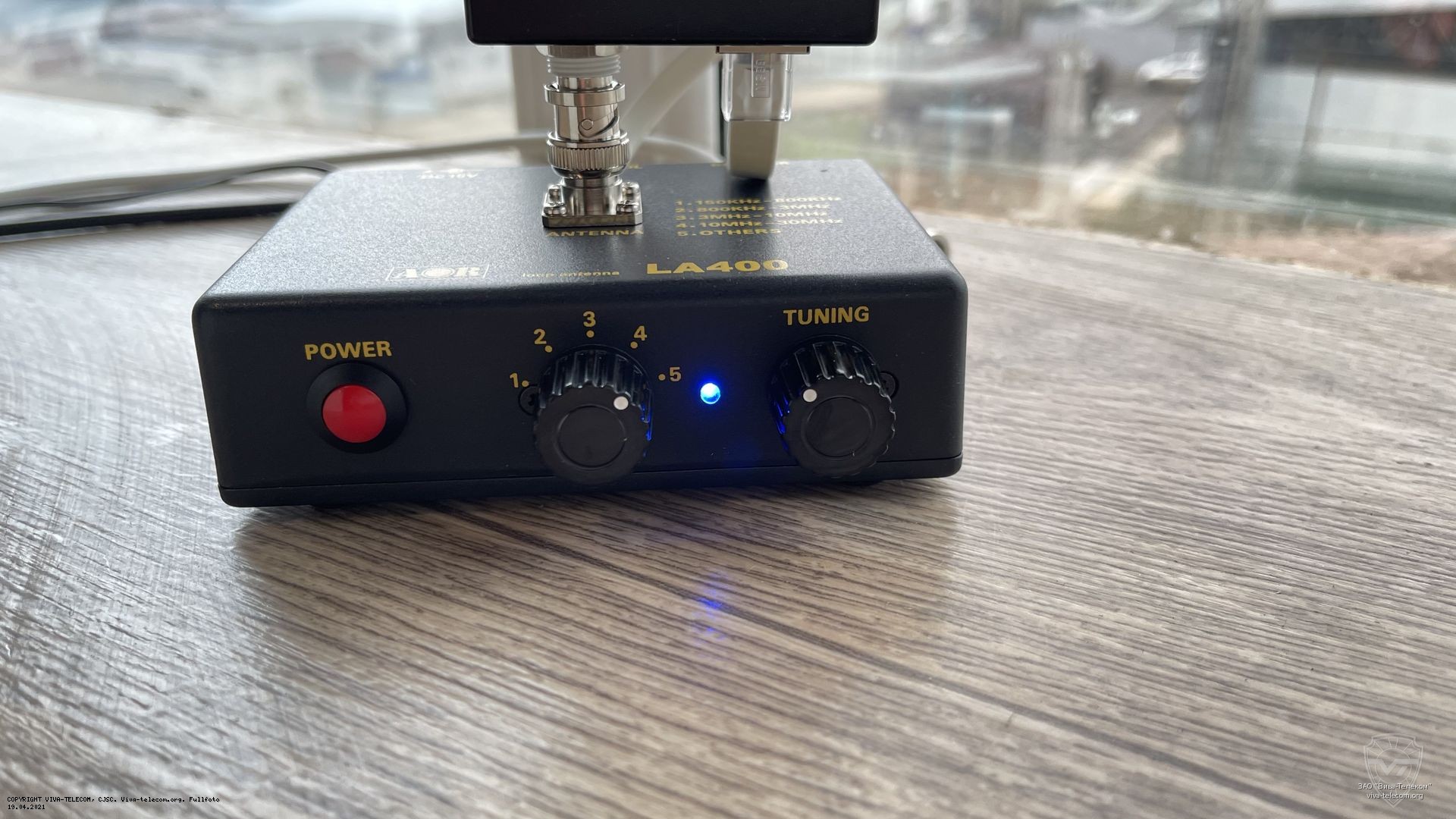 ��������� ������� AOR LA400