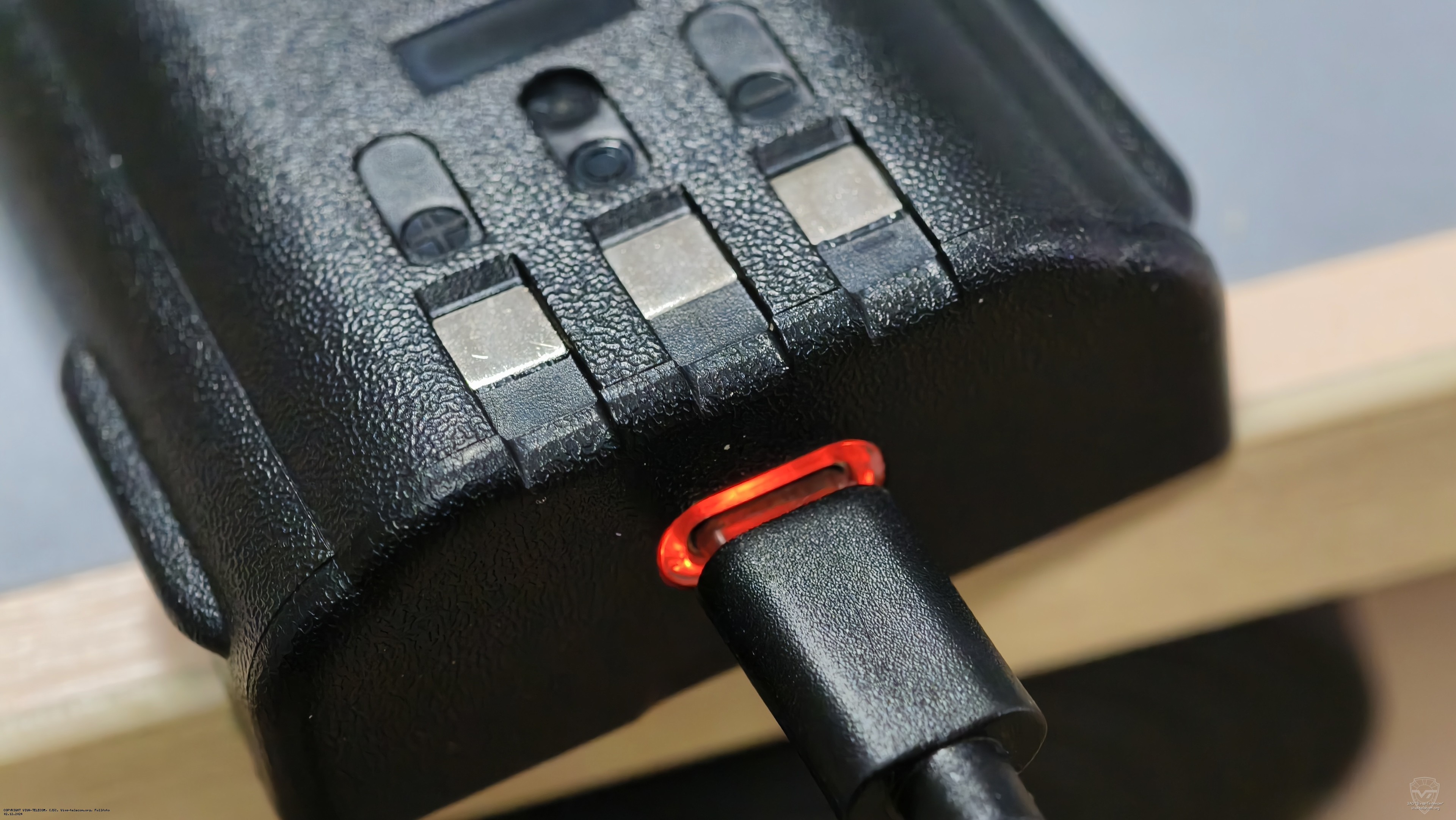 ������� ������������ AT-232C ����� USB