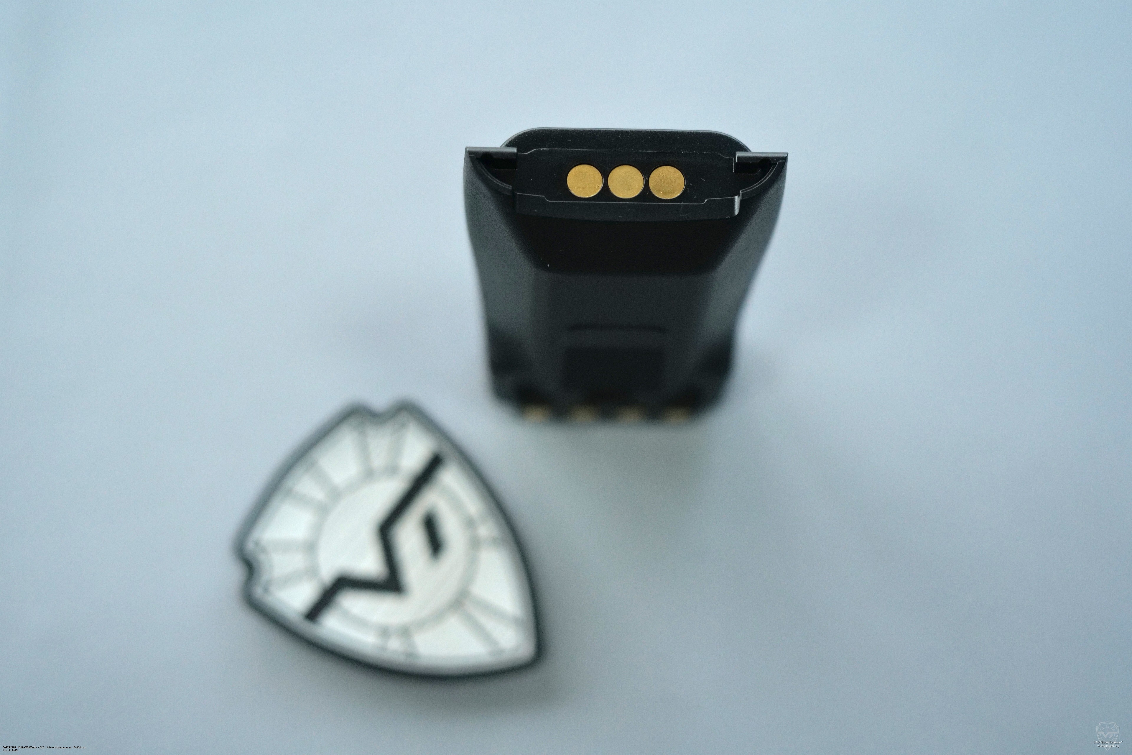 Клеммы подключения к радиостанции аккумулятора AT-2608C. AT AT-2608C Клеммы подключения к радиостанции аккумулятора AT-2608C