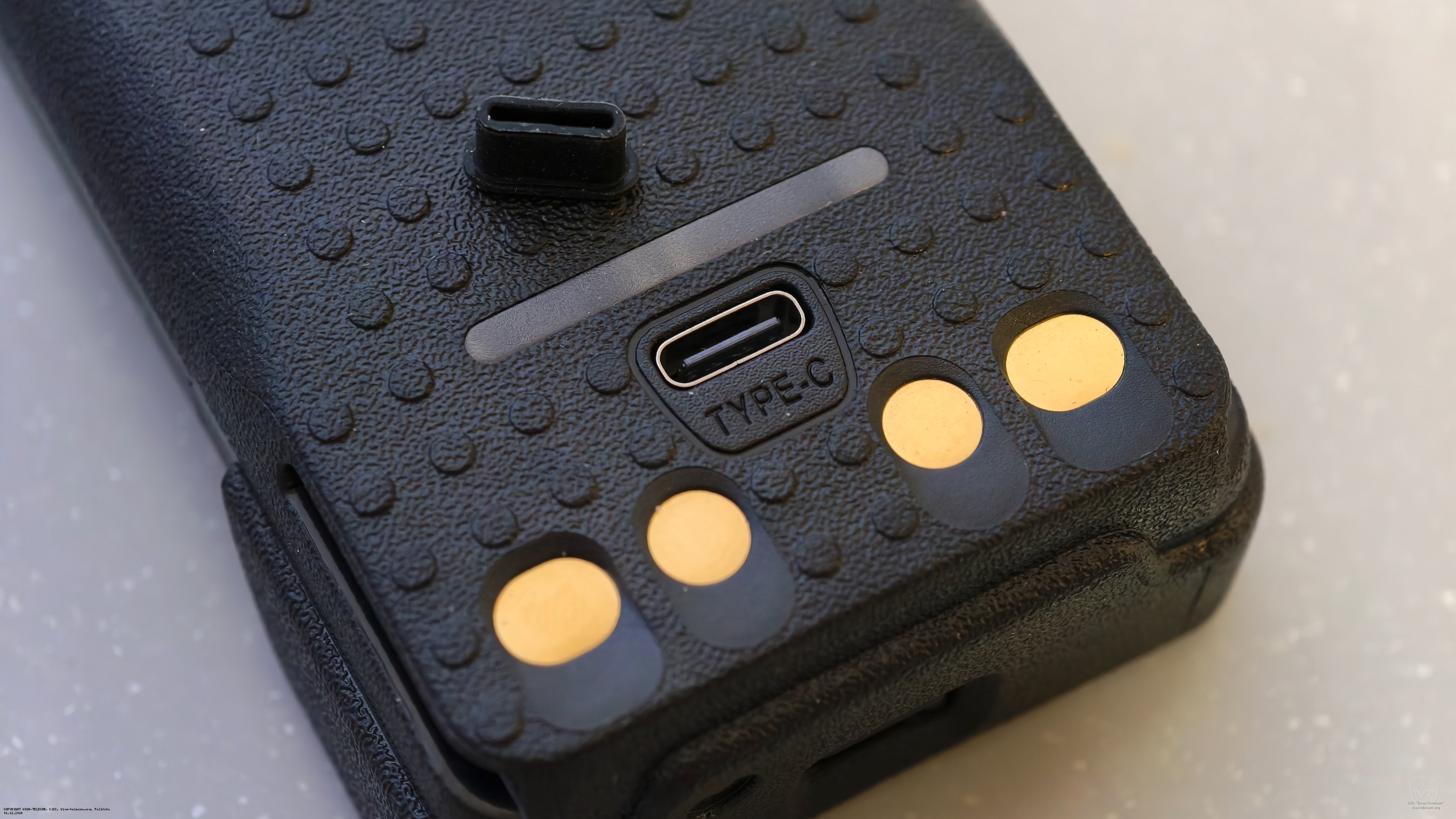 ������ USB C ������������ AT-4409C