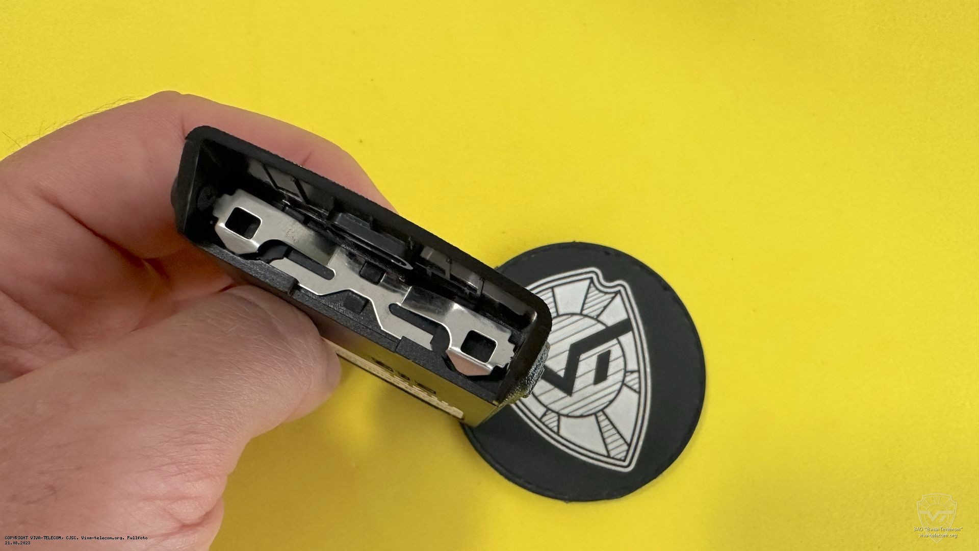 Крепление АКБ AT-4440 к радиостанции. AT AT-4440 Крепление АКБ AT-4440 к радиостанции