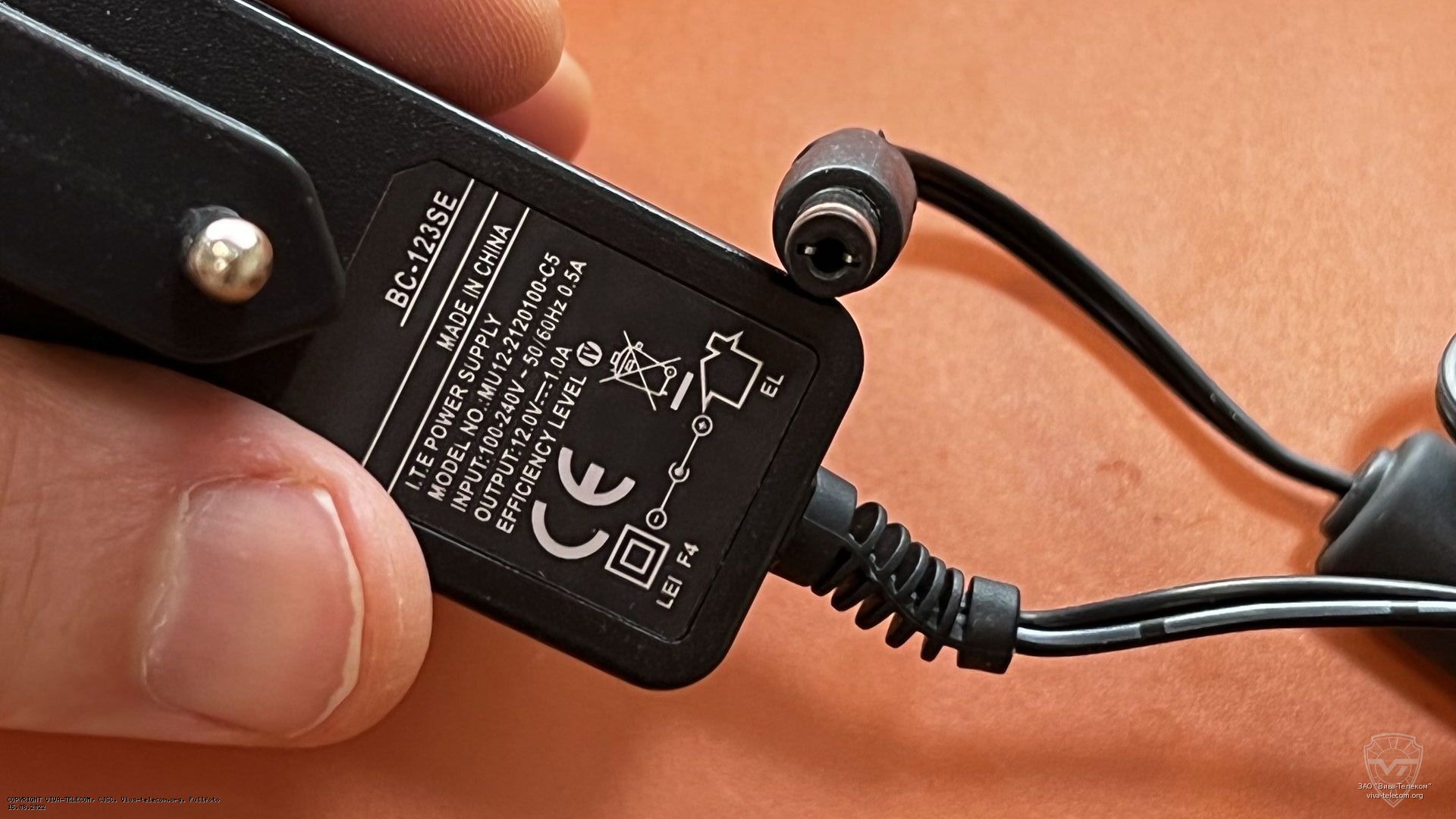 Сетевой адаптер ЗУ AT BC-160. AT BC-160 Сетевой адаптер ЗУ AT BC-160