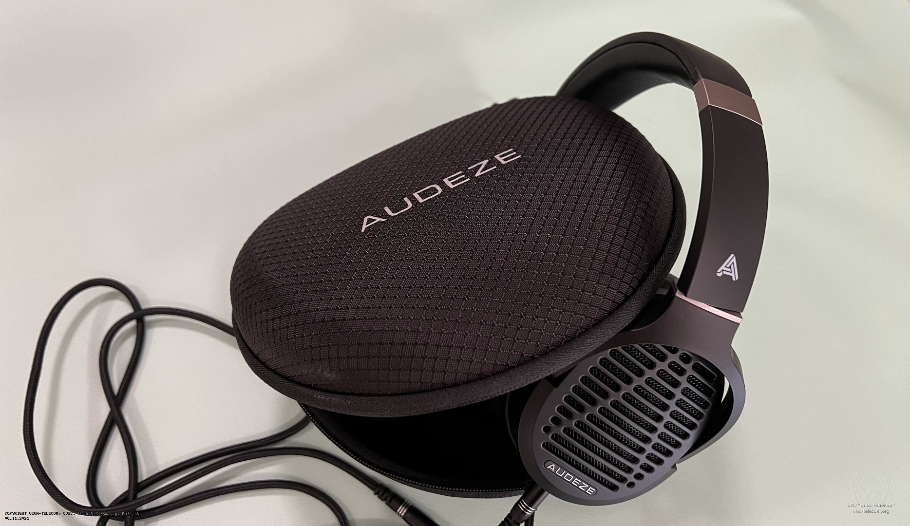 Чехол наушников Audeze LCD-1. Audeze LCD-1 Чехол наушников Audeze LCD-1
