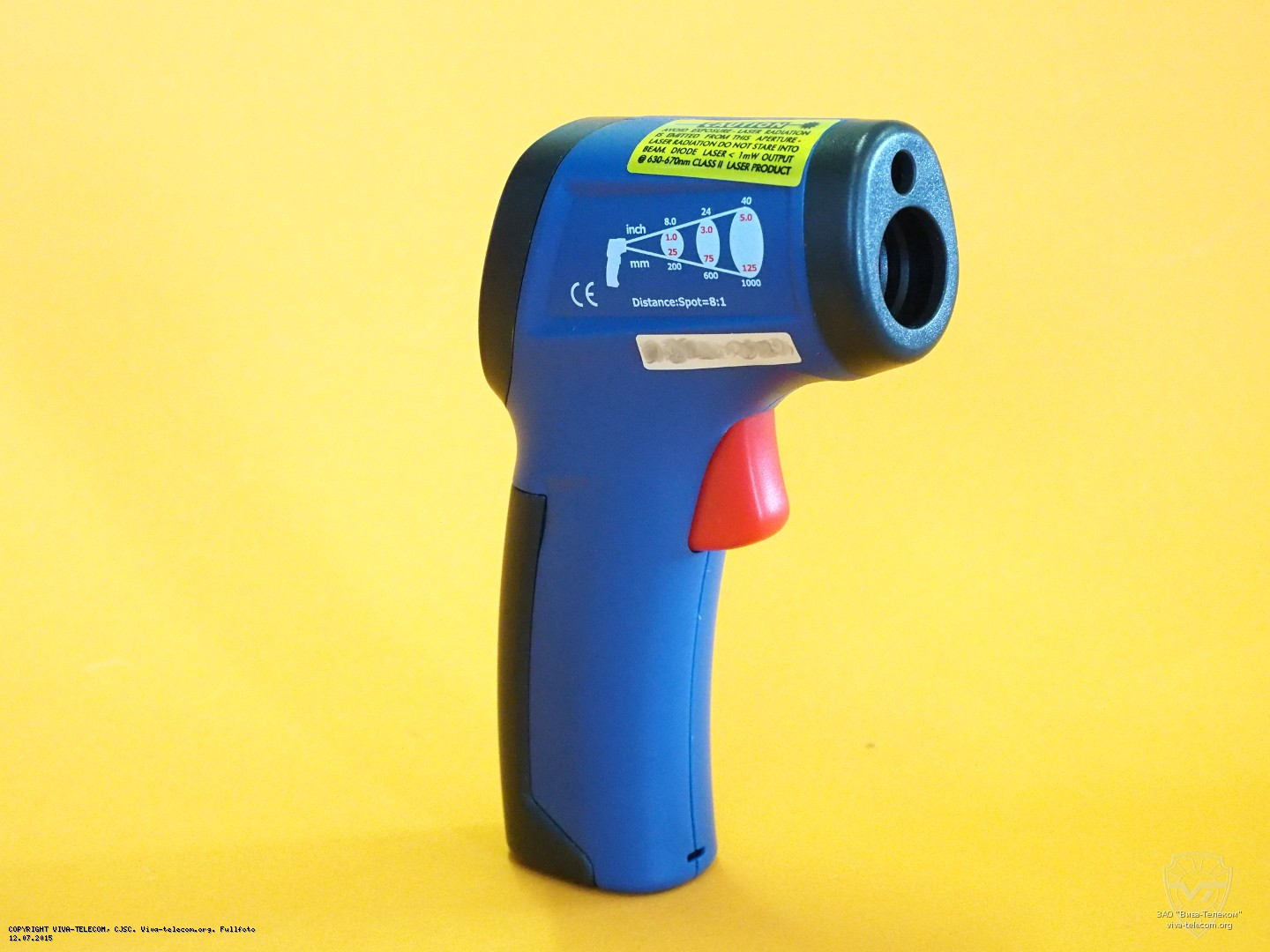 Вид пирометра CEM DT-811 слева. CEM DT-811 Вид пирометра CEM DT-811 слева