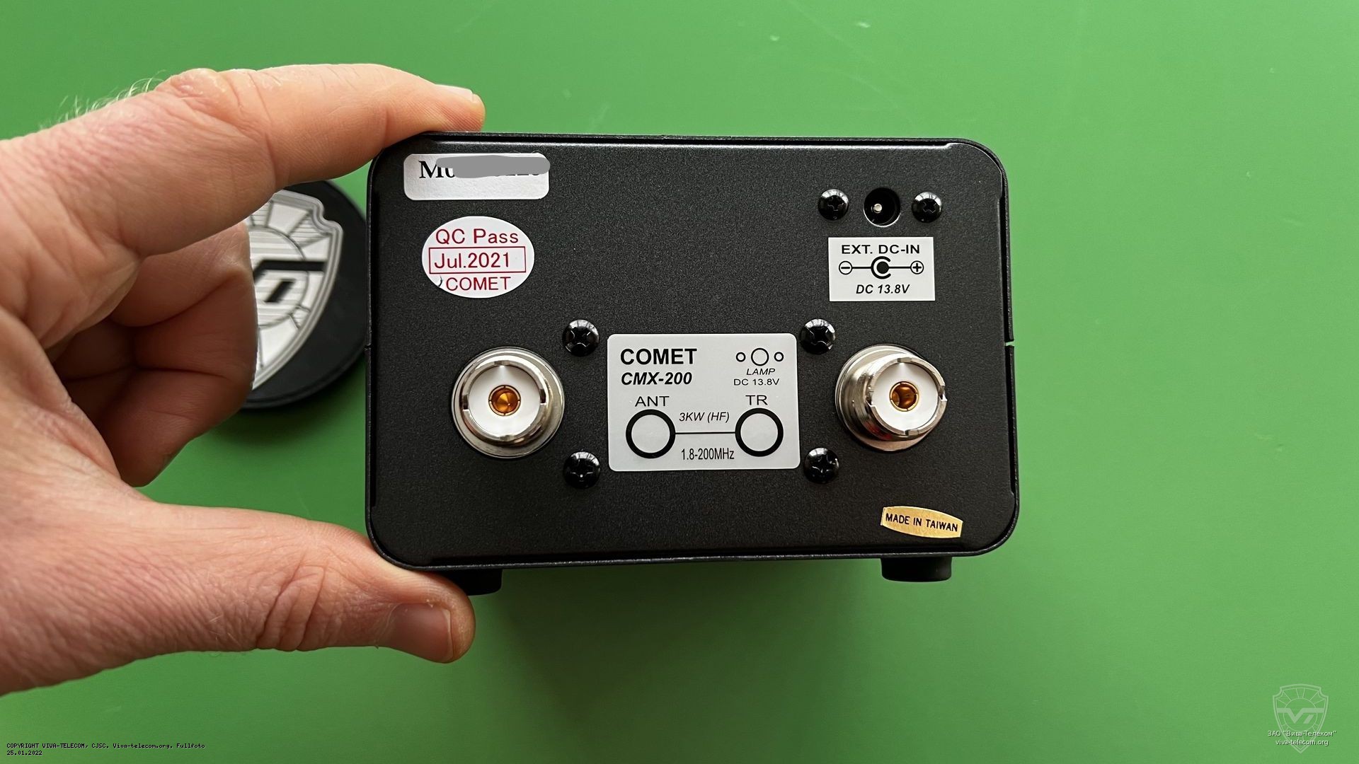 Вид прибора Comet CMX-200 сзади. Comet CMX-200 Вид прибора Comet CMX-200 сзади