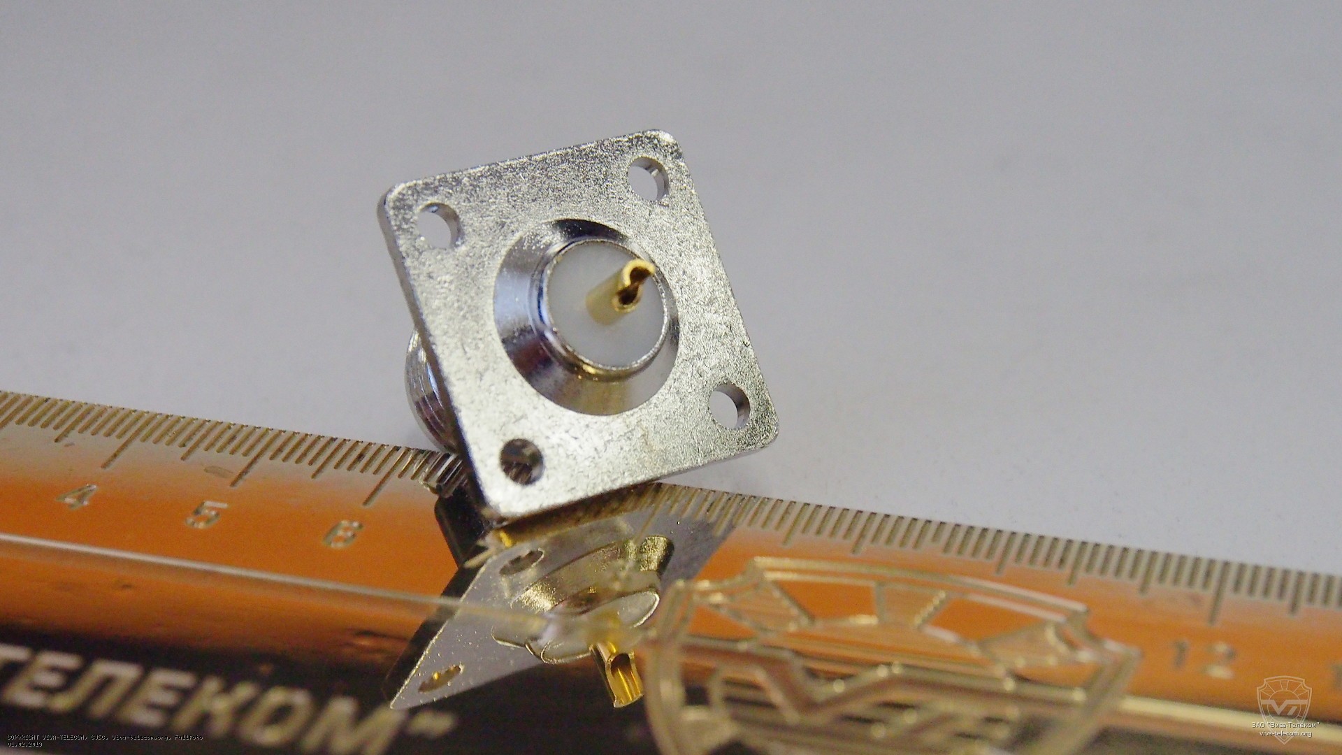 Разъем N (female) приборный блок, крепление винтами. Multicom Tronic N (f) приборный блок, винты Разъем N (female) приборный блок, крепление винтами