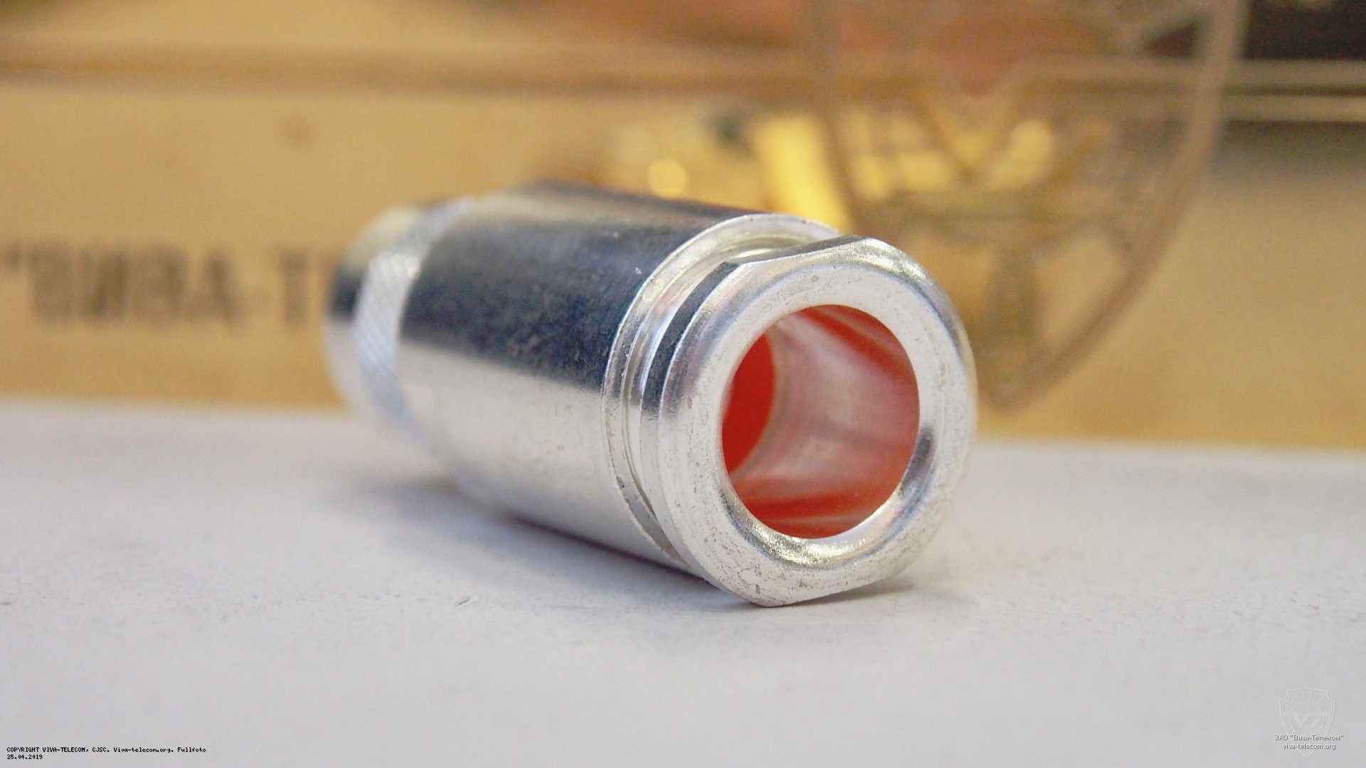 Прижимная гайка на разъеме U-112/10D. Multicom Tronic UHF (m) 10D пайка Прижимная гайка на разъеме U-112/10D