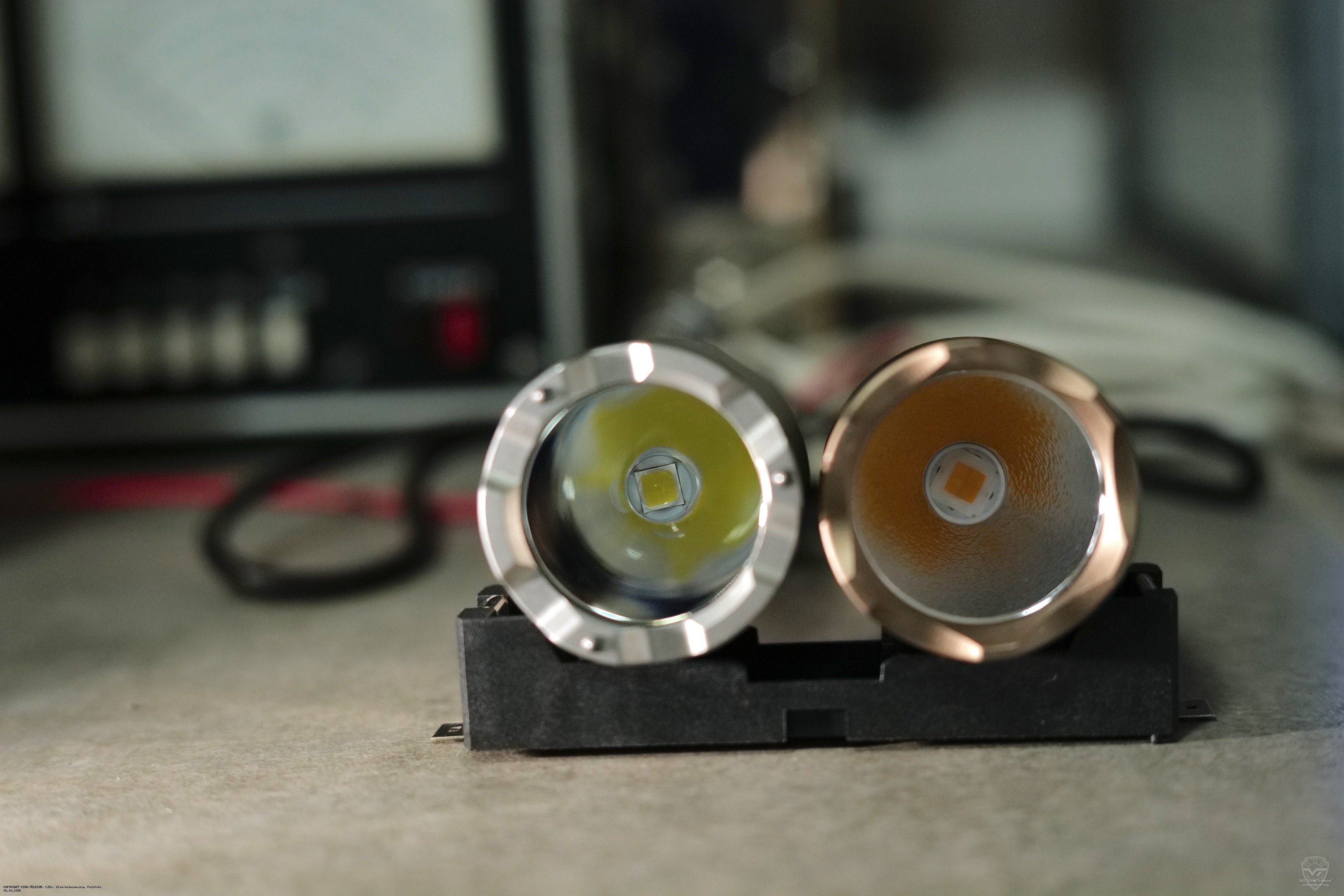 ���������� ������� Fenix TK-17 � Convoy M21B