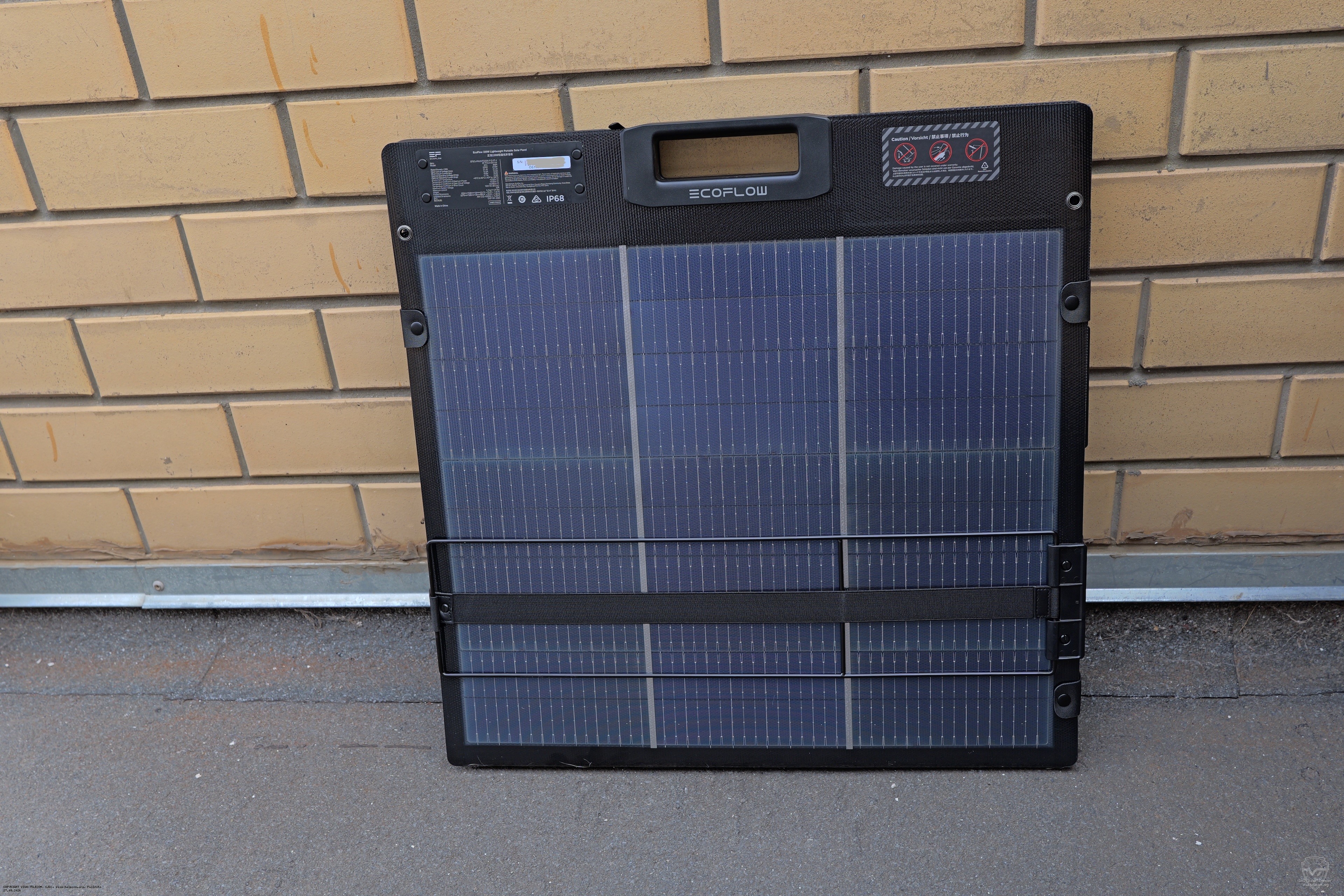 ������������� ��������� ������ EcoFlow 220W Lightweight