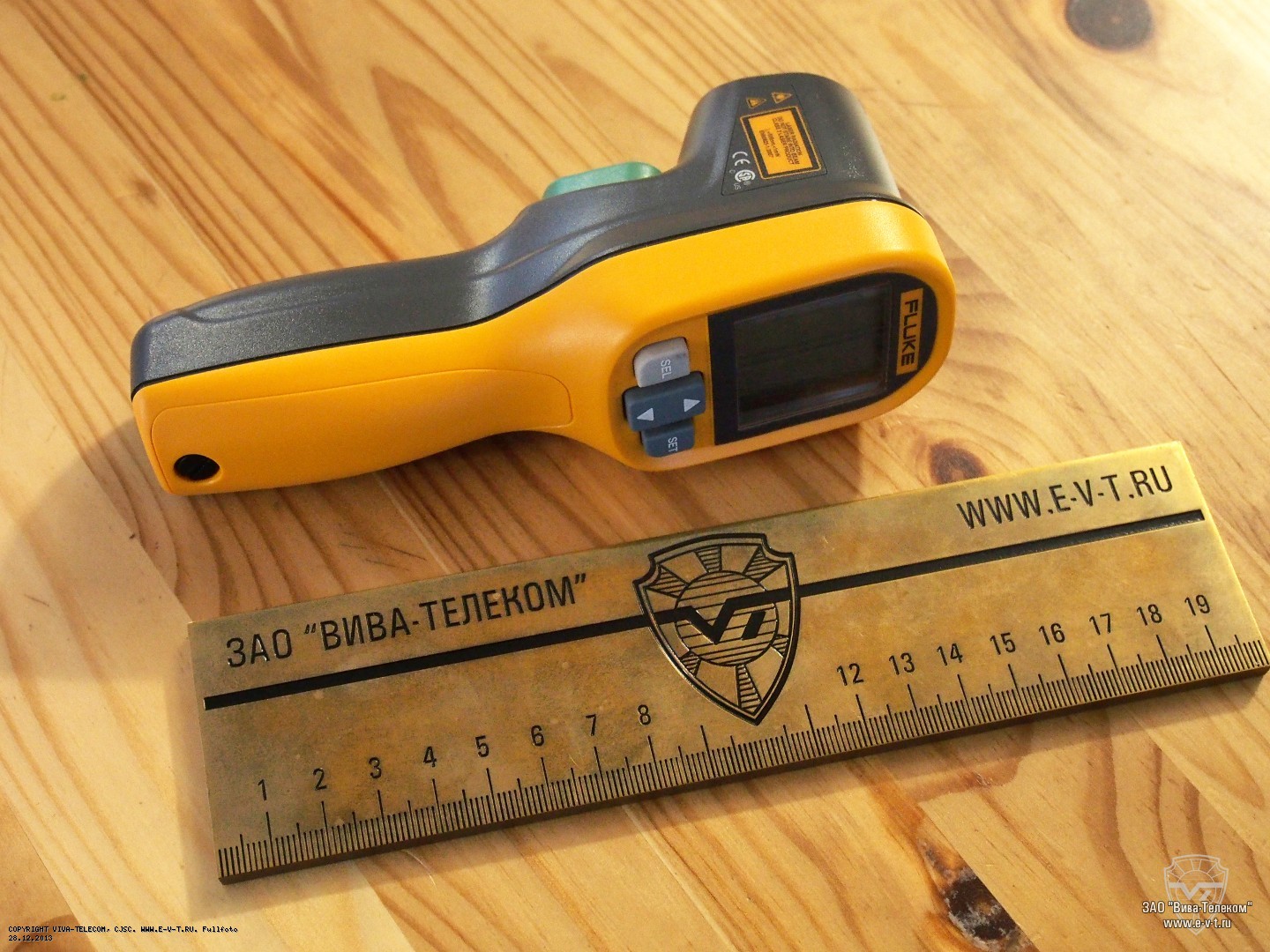 Габаритные размеры прибора Fluke 59 Max. Fluke 59 MAX Габаритные размеры прибора Fluke 59 Max