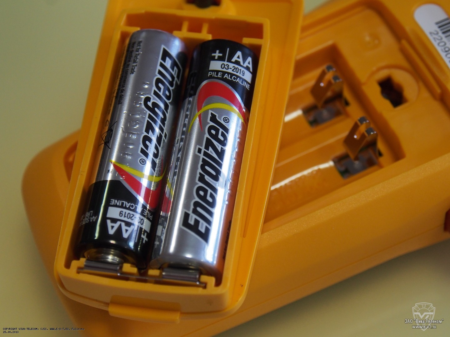 Элементы питания токовых клещей Флюке а3000. Fluke CNX a3000 Элементы питания токовых клещей Флюке а3000