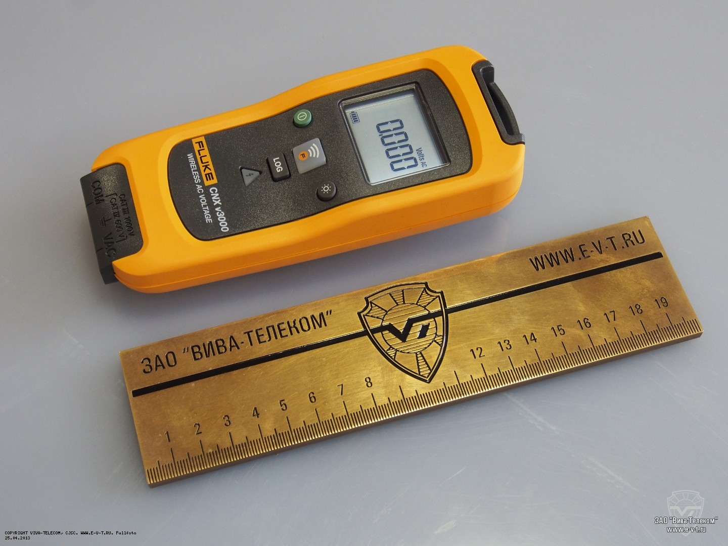 �������� ���������� Fluke CNX v3000