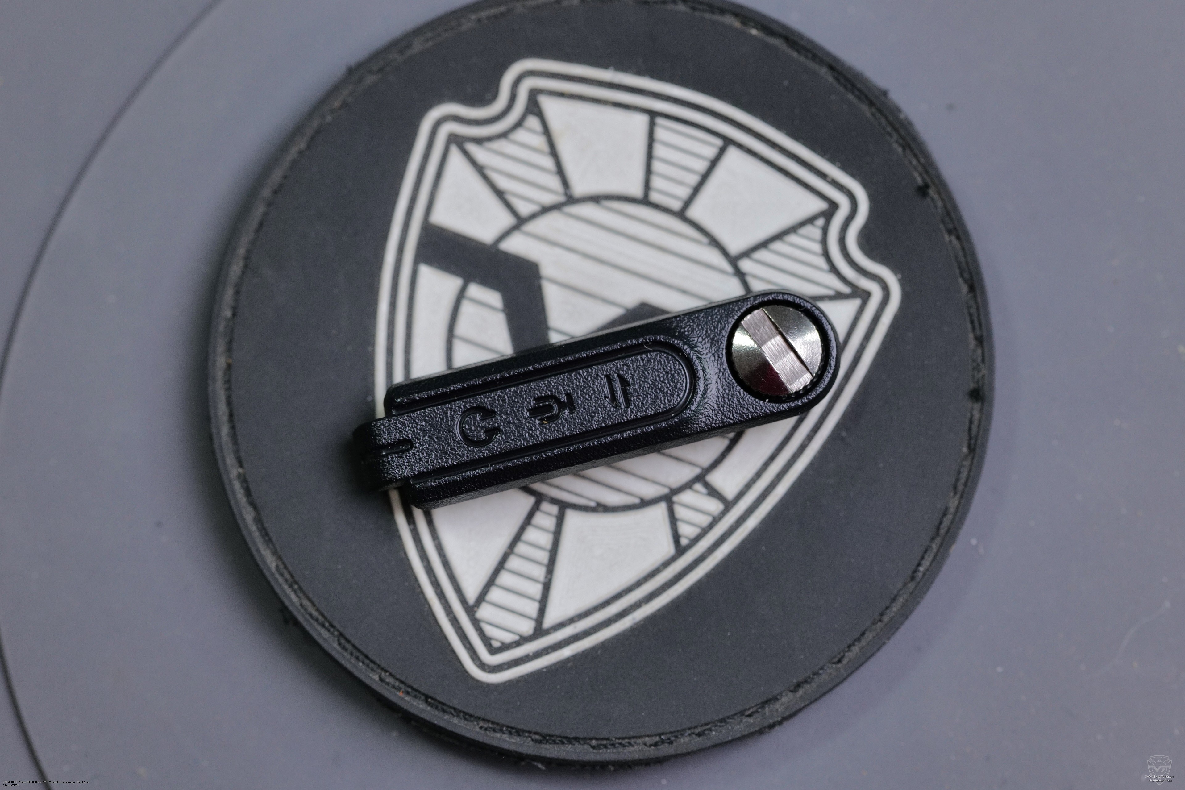 Крышка разъема гарнитуры радиостанции Hytera HP785. Hytera 5116000060373A Крышка разъема гарнитуры радиостанции Hytera HP785