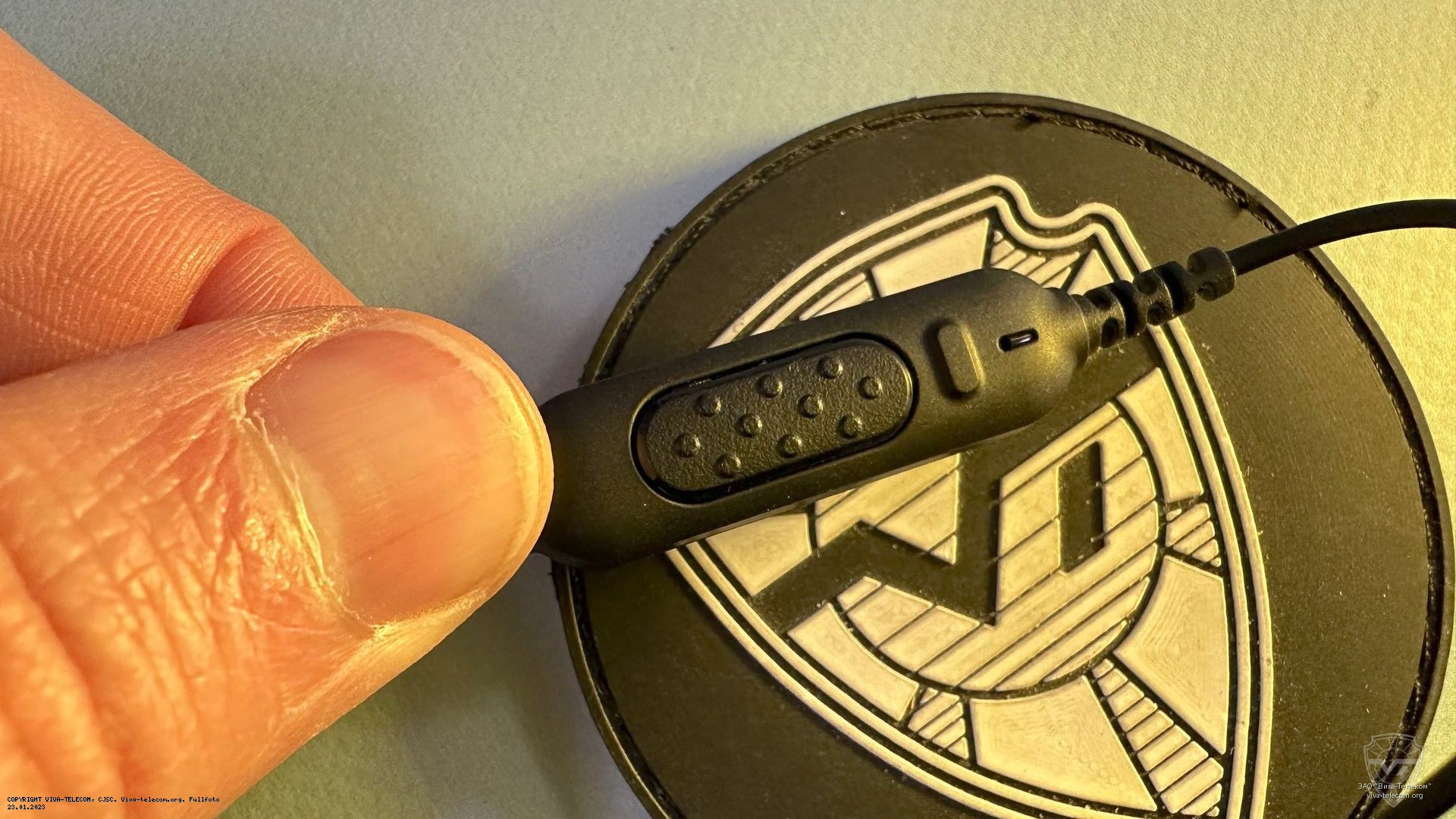 Микрофон и кнопка передачи гарнитуры Hytera EHN37-P. Hytera EHN37-P Микрофон и кнопка передачи гарнитуры Hytera EHN37-P