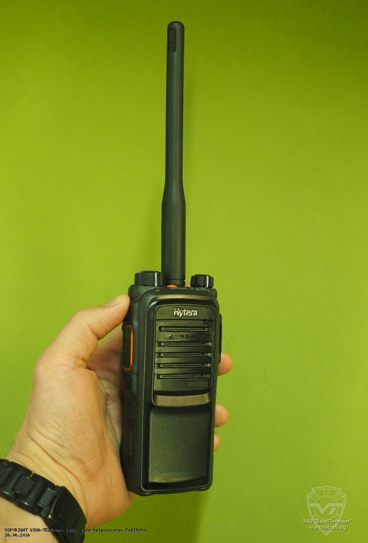   Hytera PD705   VHF
