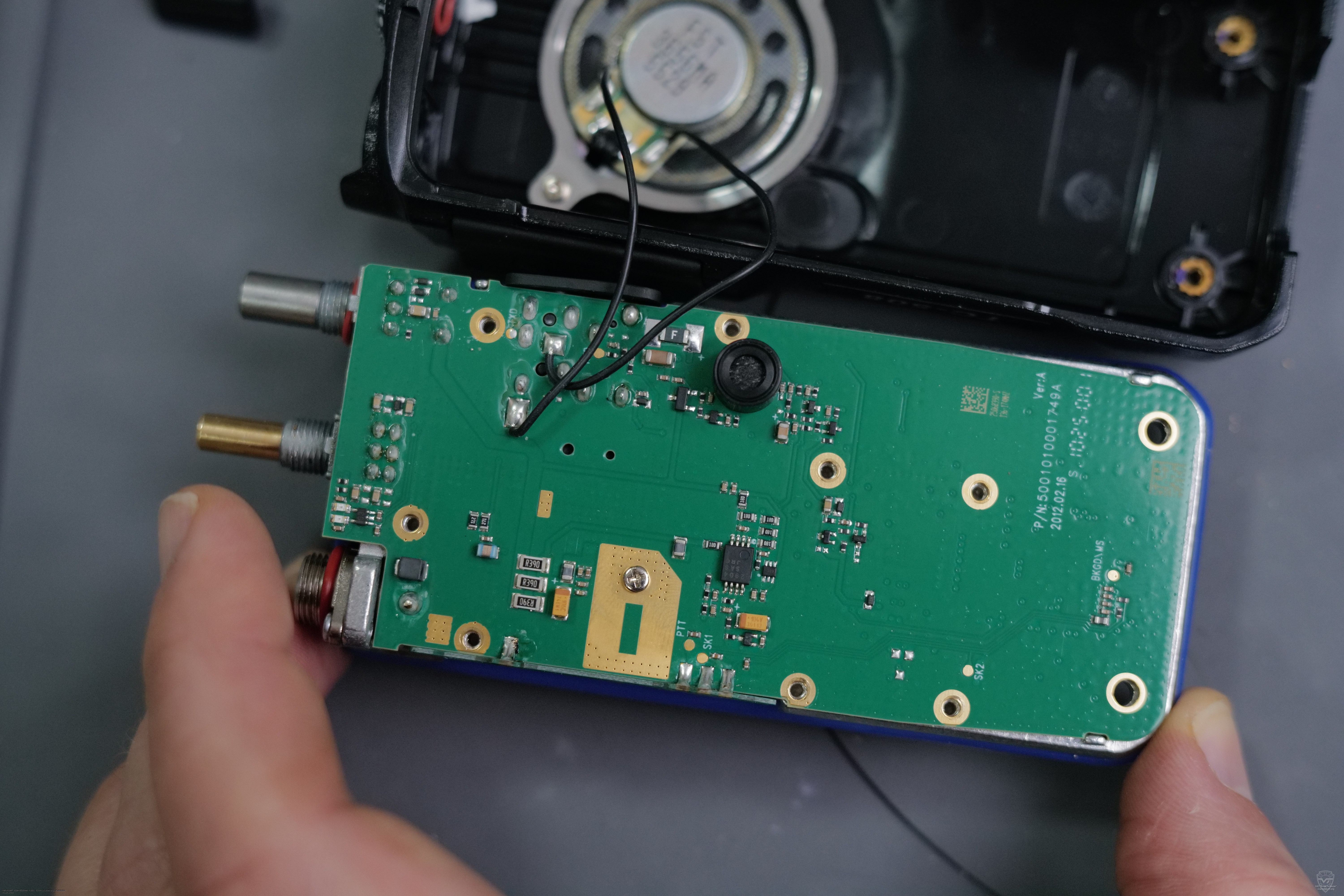 Печатная плата радиостанции Hytera TC-508 v2025 спереди. Hytera TC-508 Печатная плата радиостанции Hytera TC-508 v2025 спереди