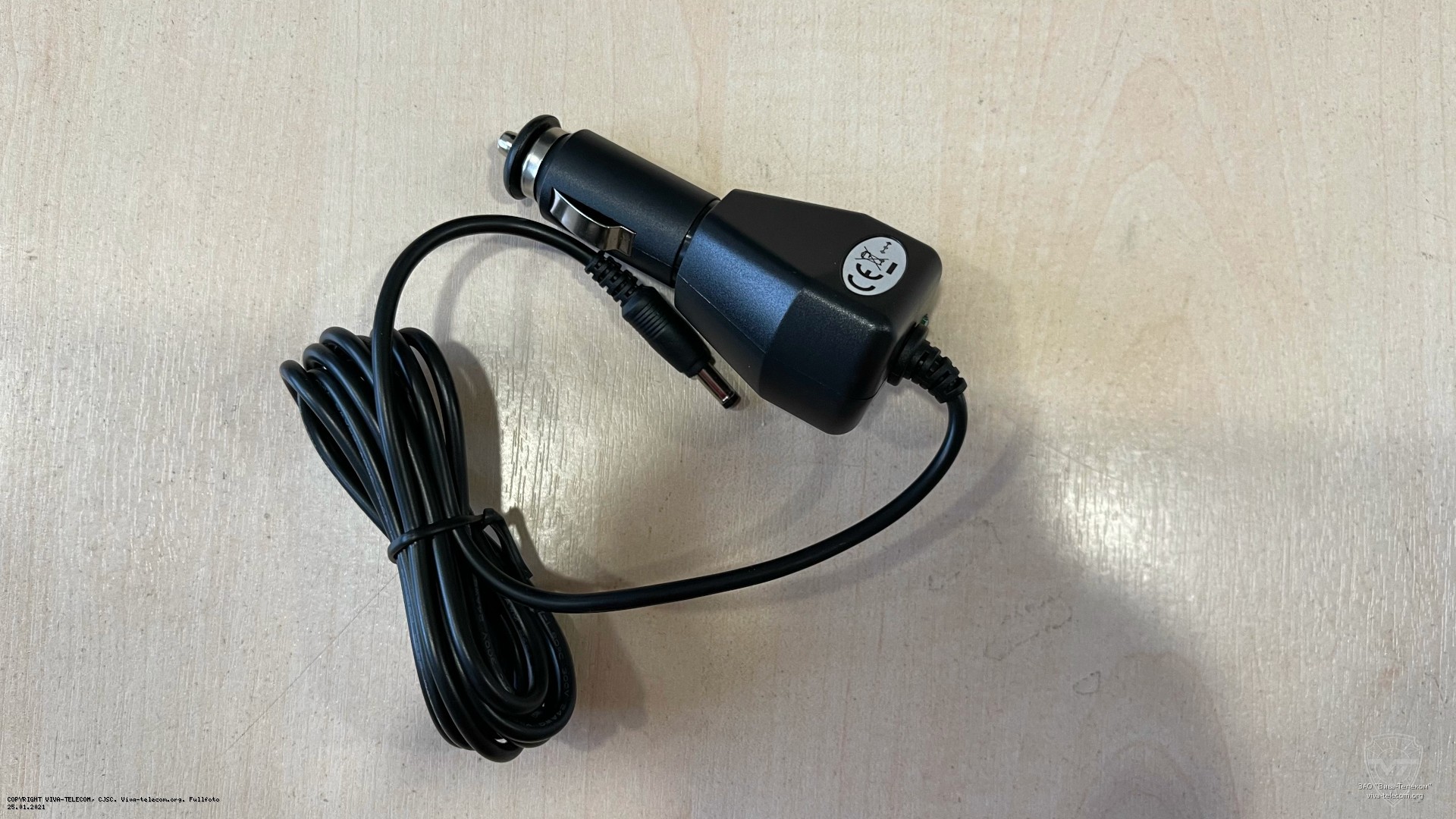 Автомобильный адаптер Icom CP-24. Icom CP-24 Автомобильный адаптер Icom CP-24