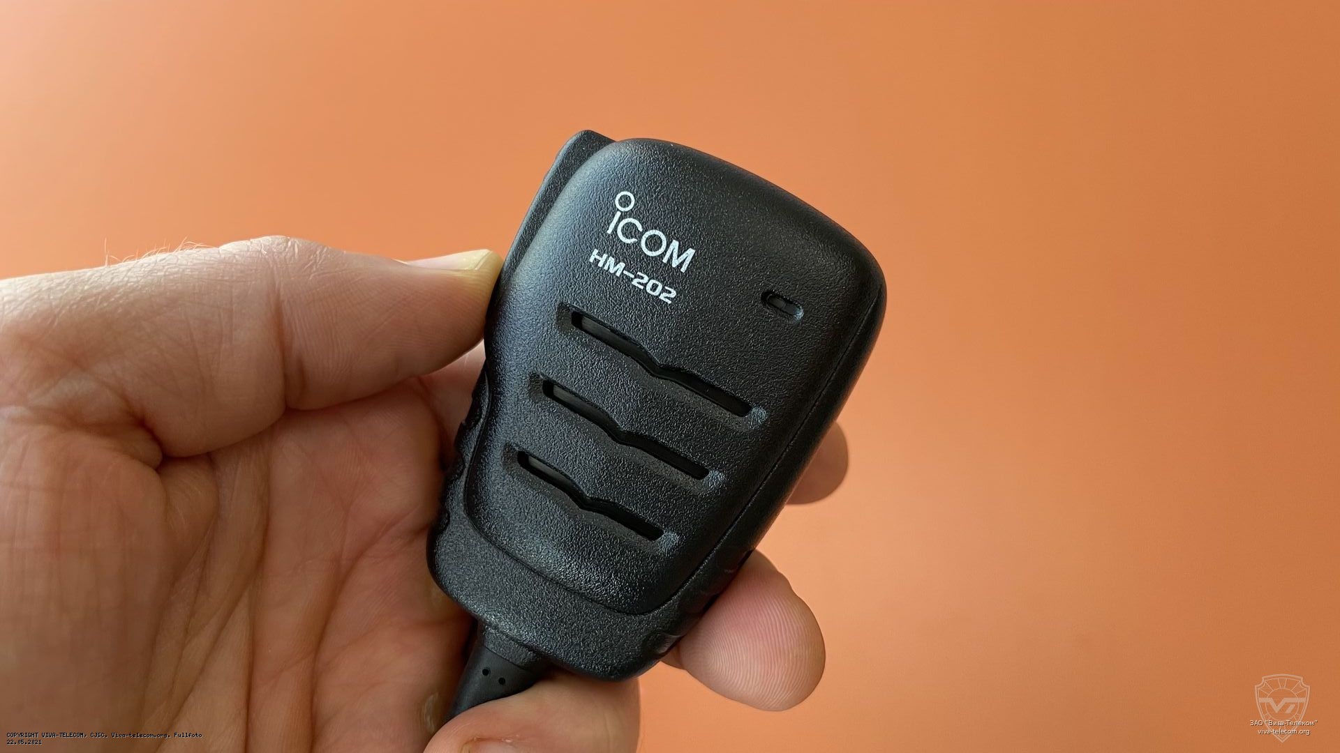 �������-�������� Icom HM-202