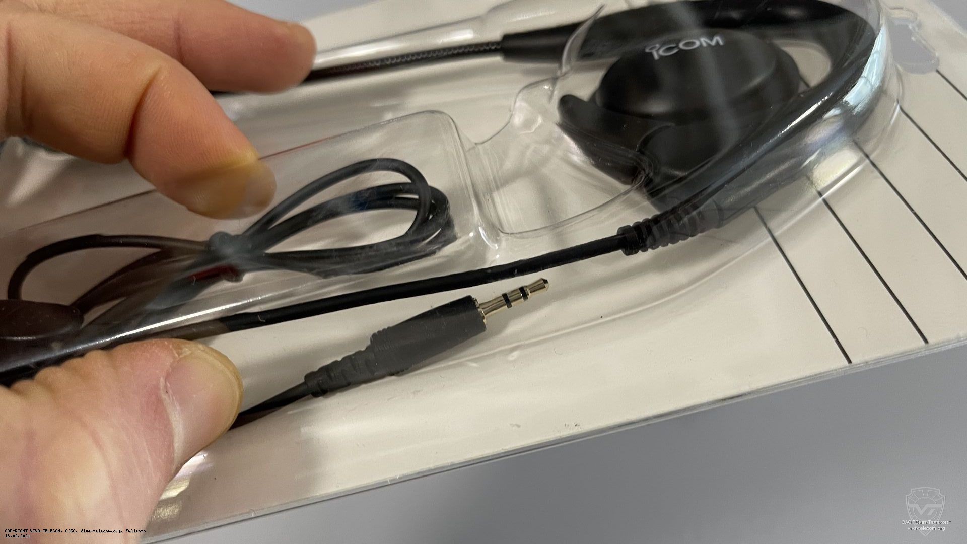 ������ ��������� Icom HS-94