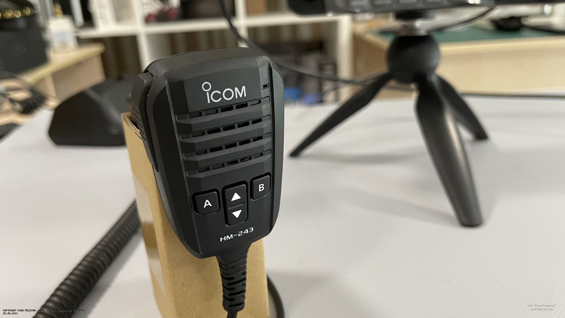 �������� Icom HM-243