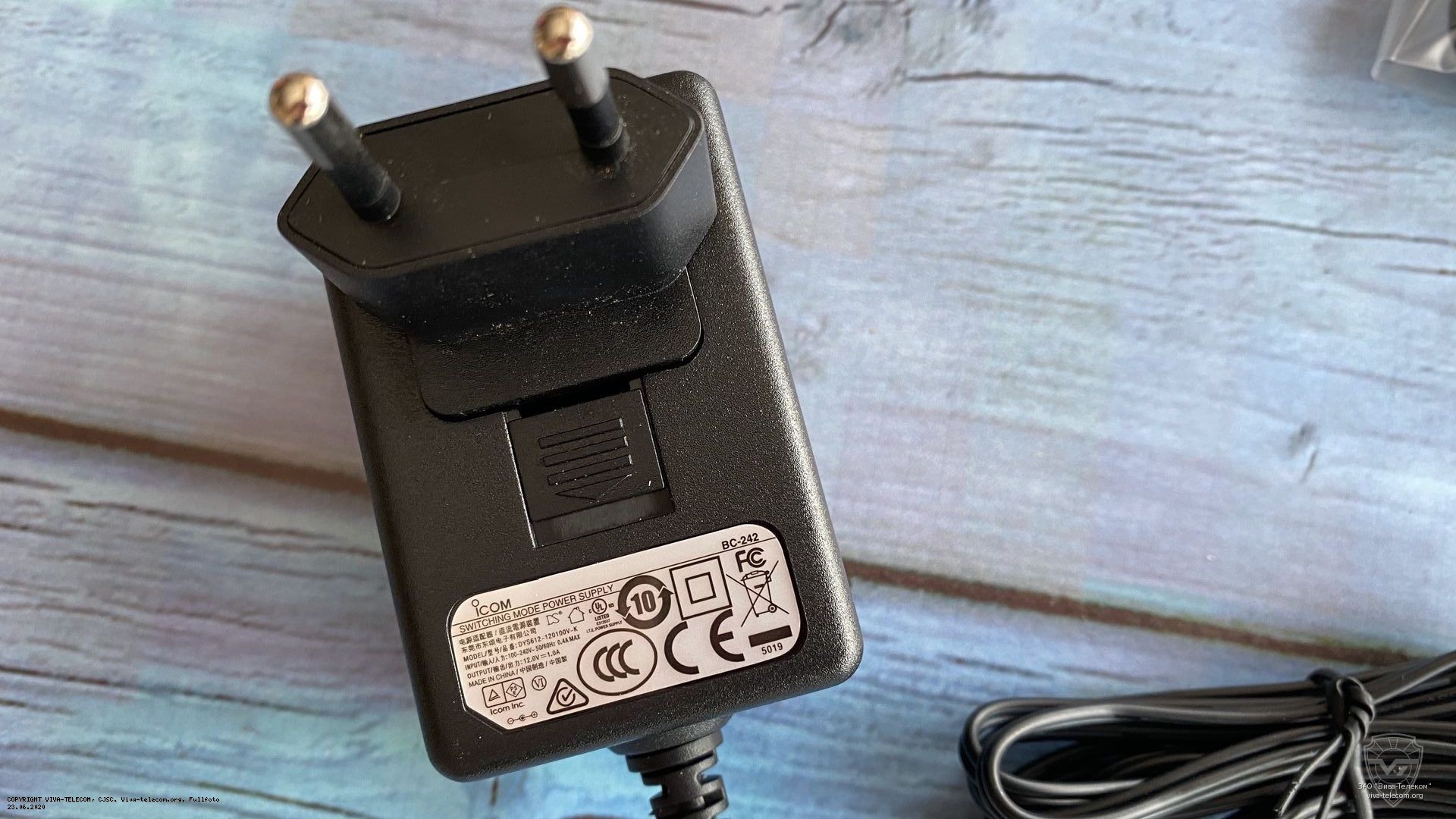 ������� ������� Icom BC-242