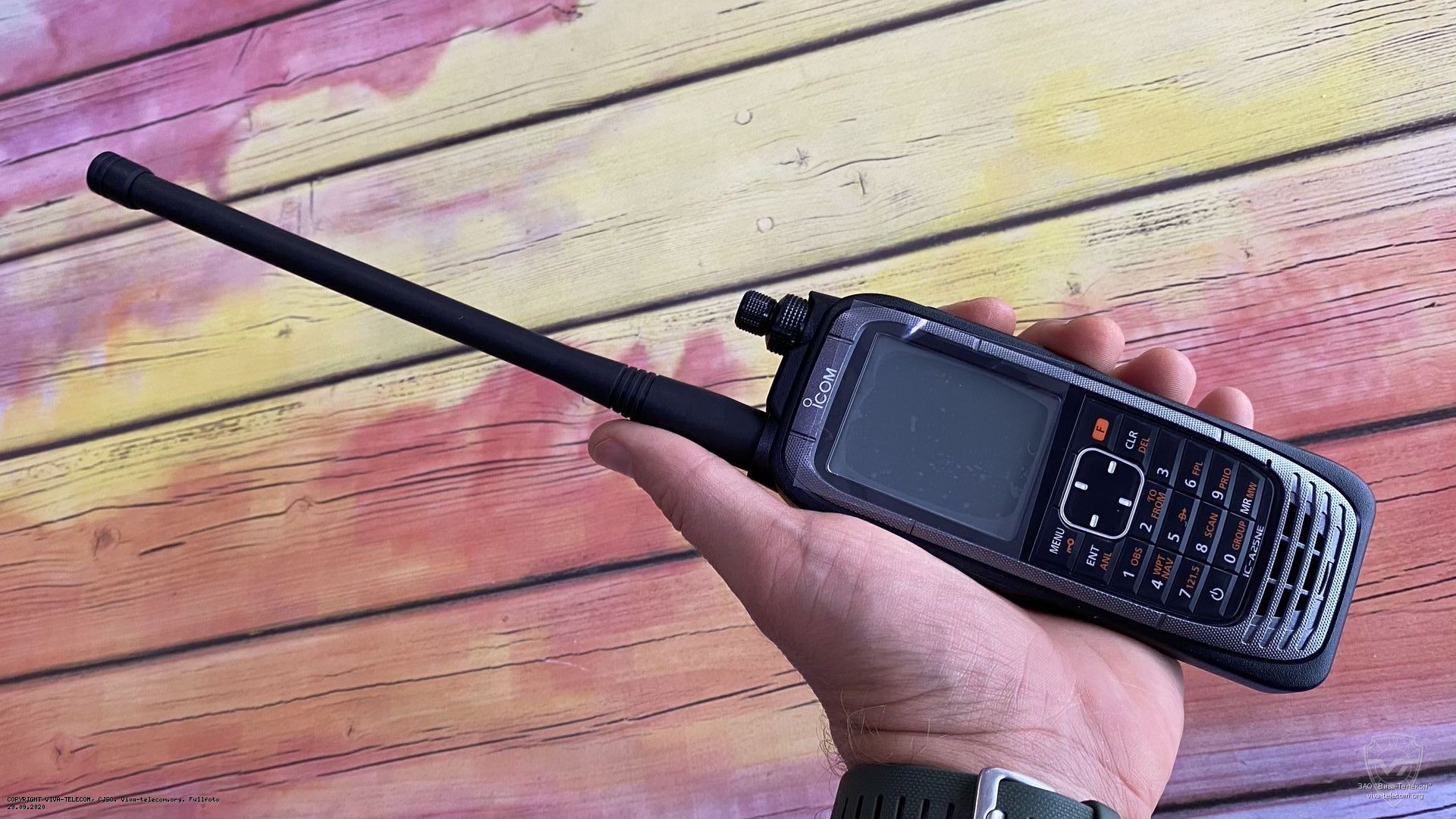 ���� ������������ Icom IC-A25N