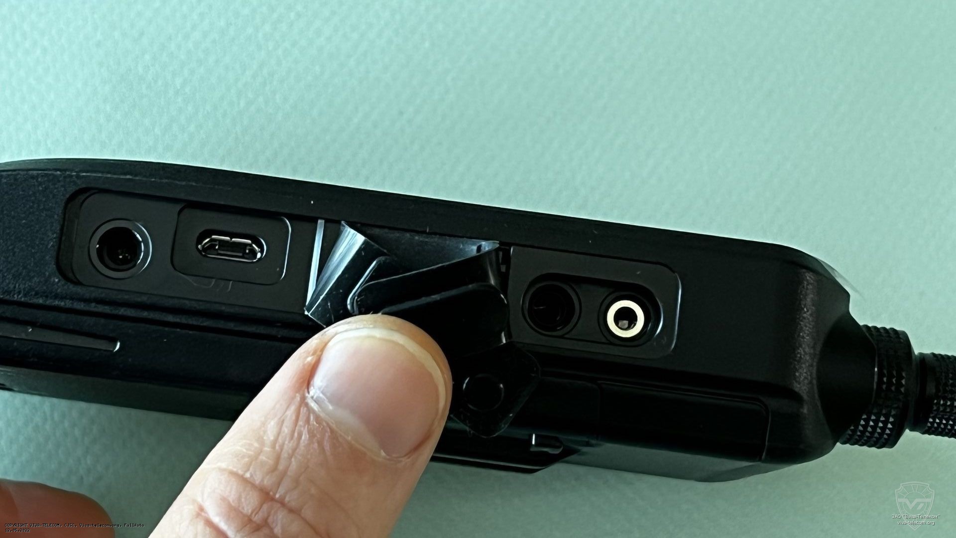 �������� ������� �������� ������������ Icom ID-52E