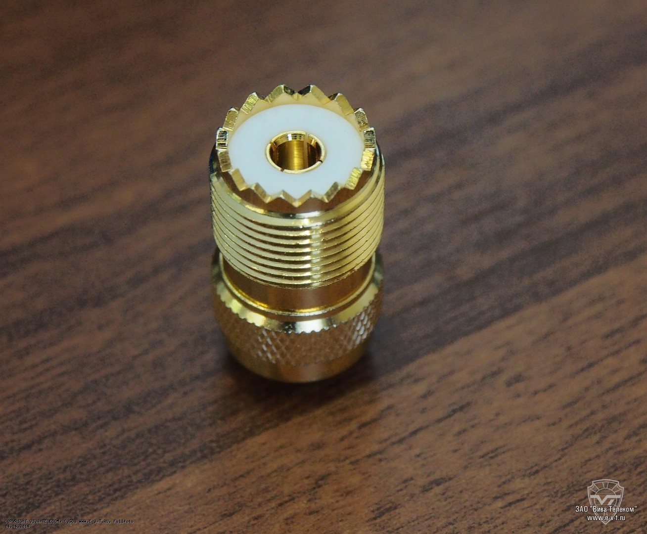 ������ UHF ������� ����������� Icom J-PL