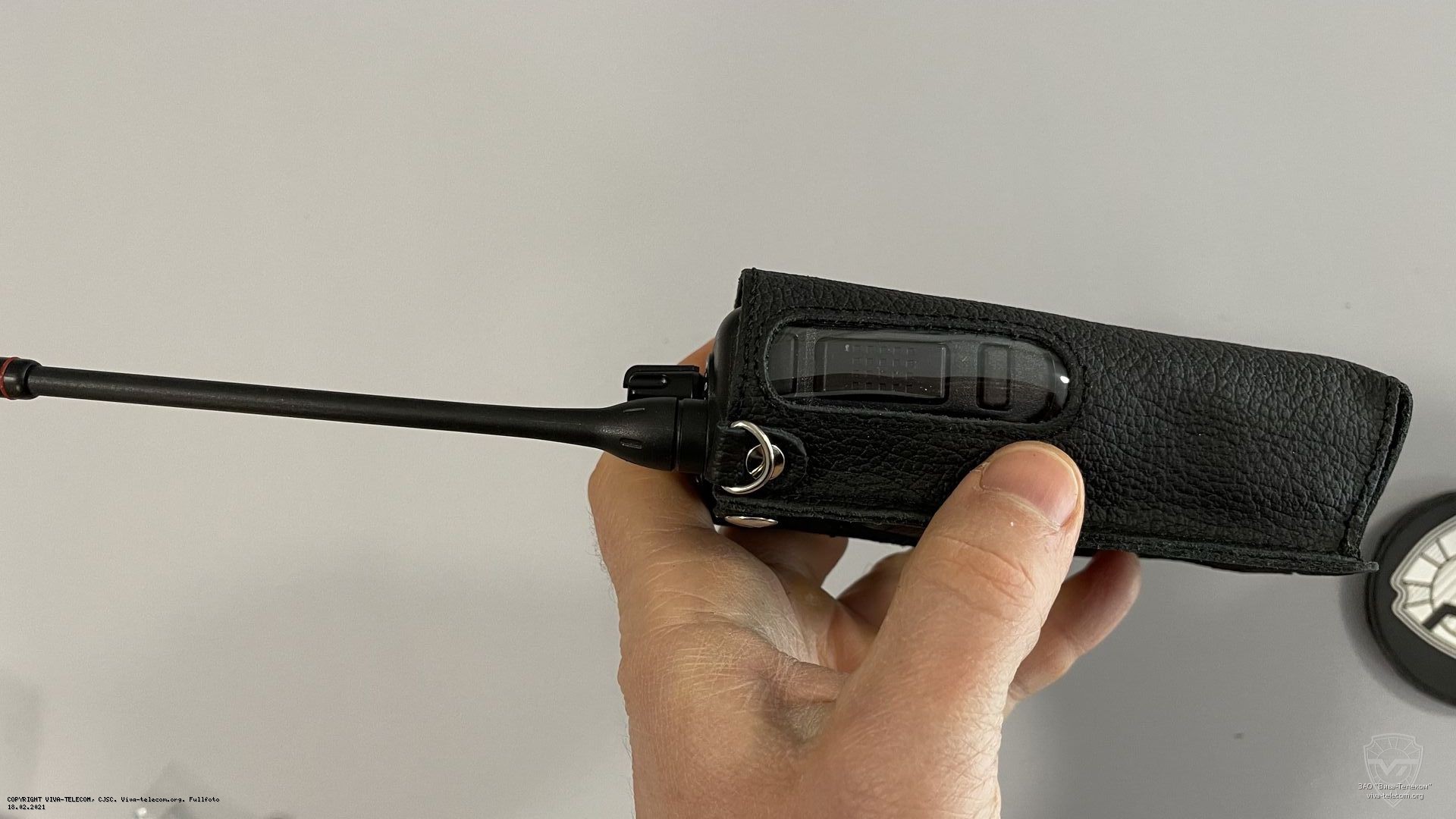 Вид чехла LC-F16 GD со стороны кнопки передачи. Icom LC-F16 Вид чехла LC-F16 GD со стороны кнопки передачи