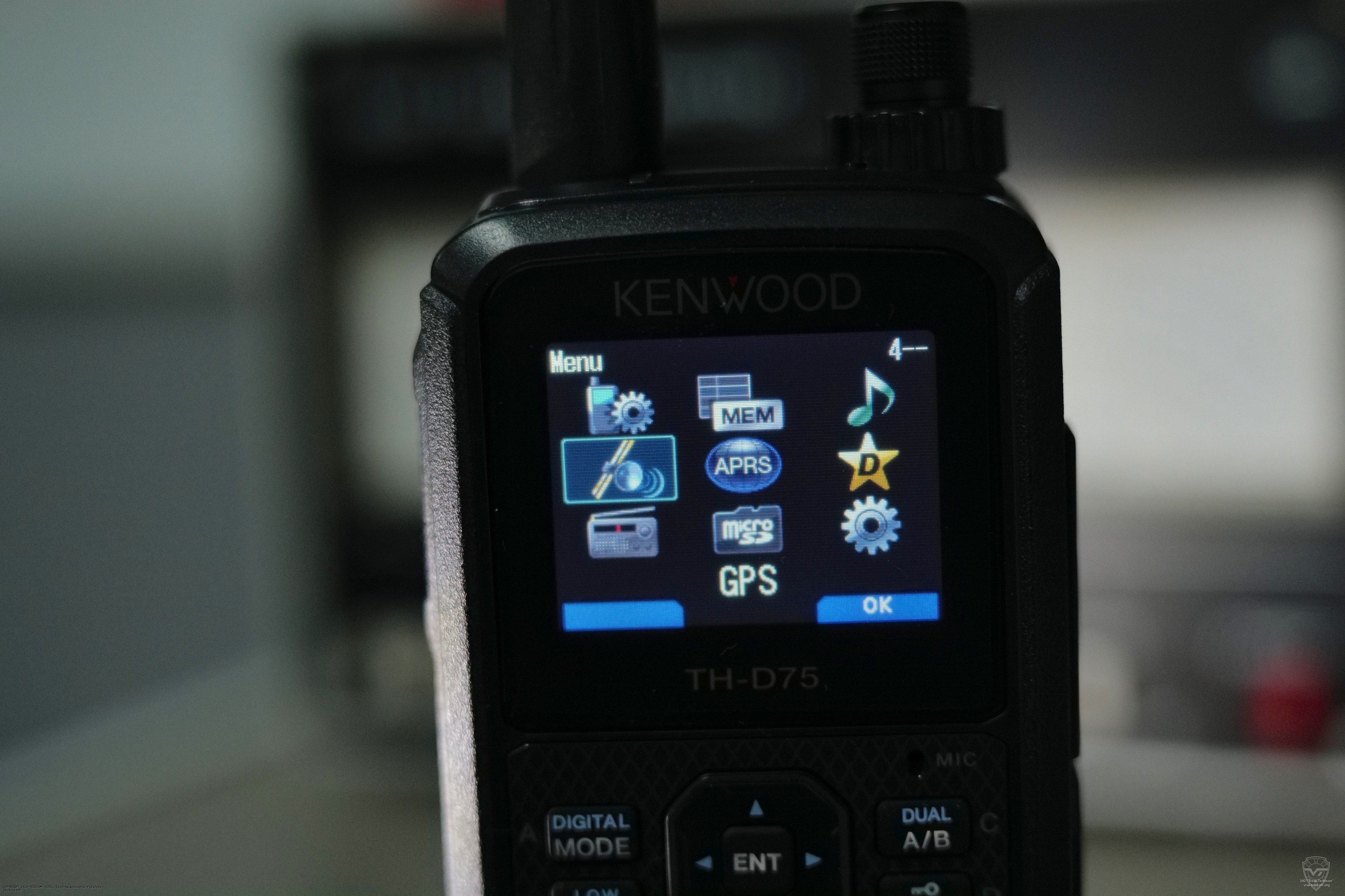 ���� ������������ Kenwood TH-D75