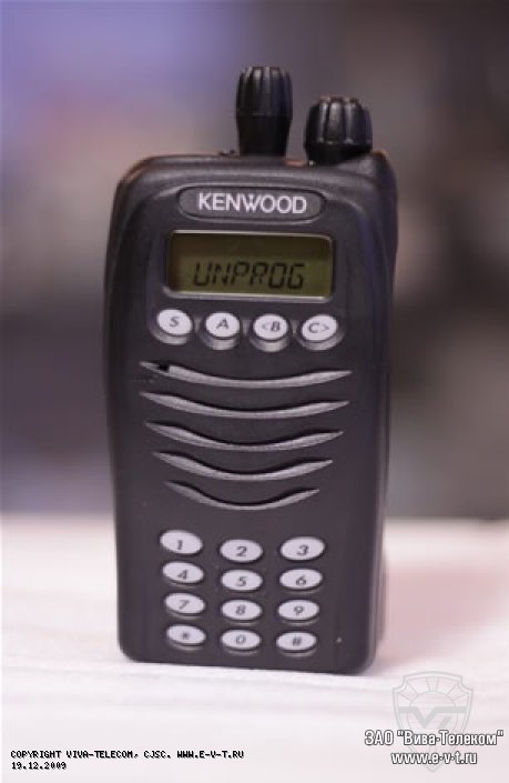 Профессиональная носимая радиостанция Kenwood TK-2170. Kenwood TK-2170 Профессиональная носимая радиостанция Kenwood TK-2170