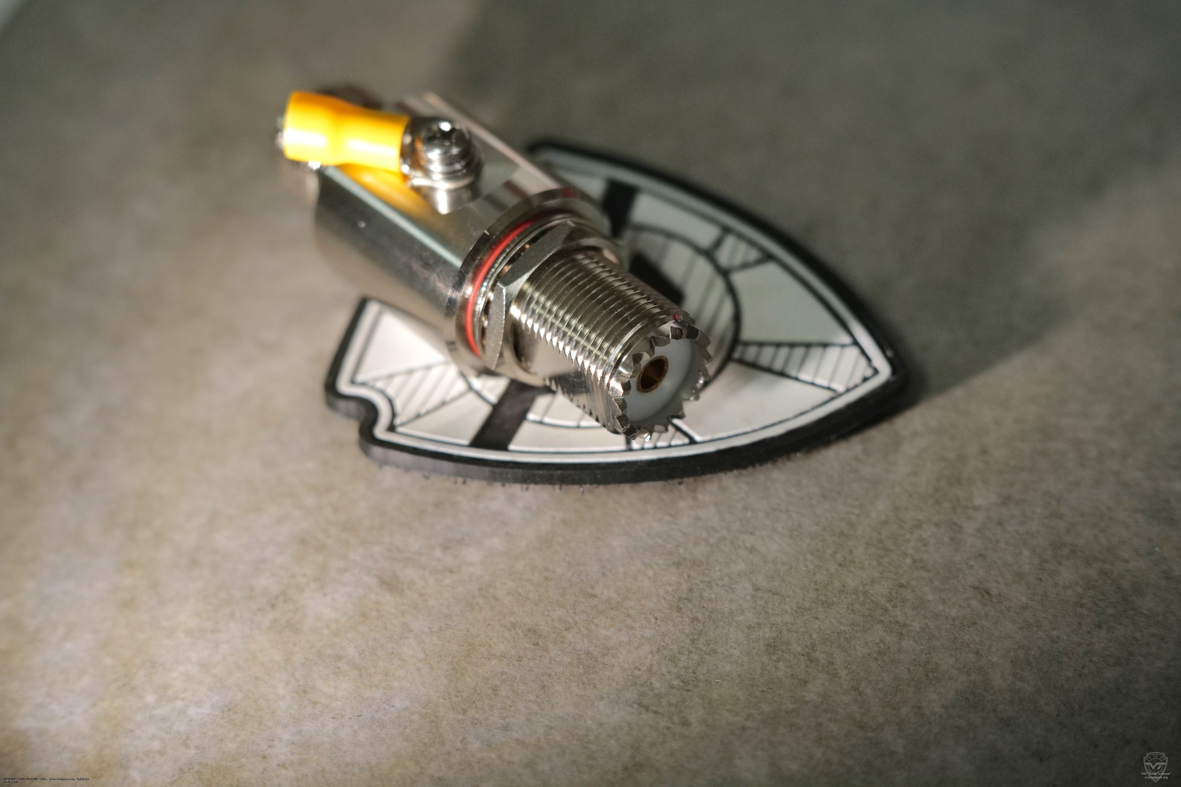 ������ ������ ��������������� TWSUF-200W-3G