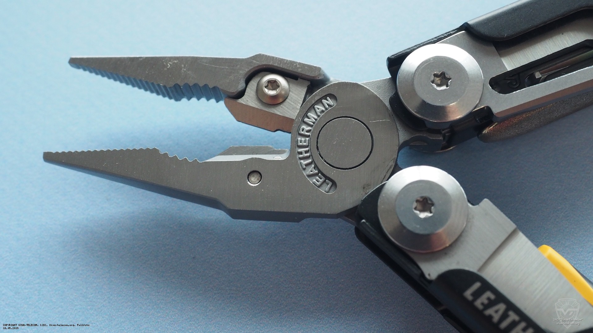 ������� ���������� Leatherman Signal