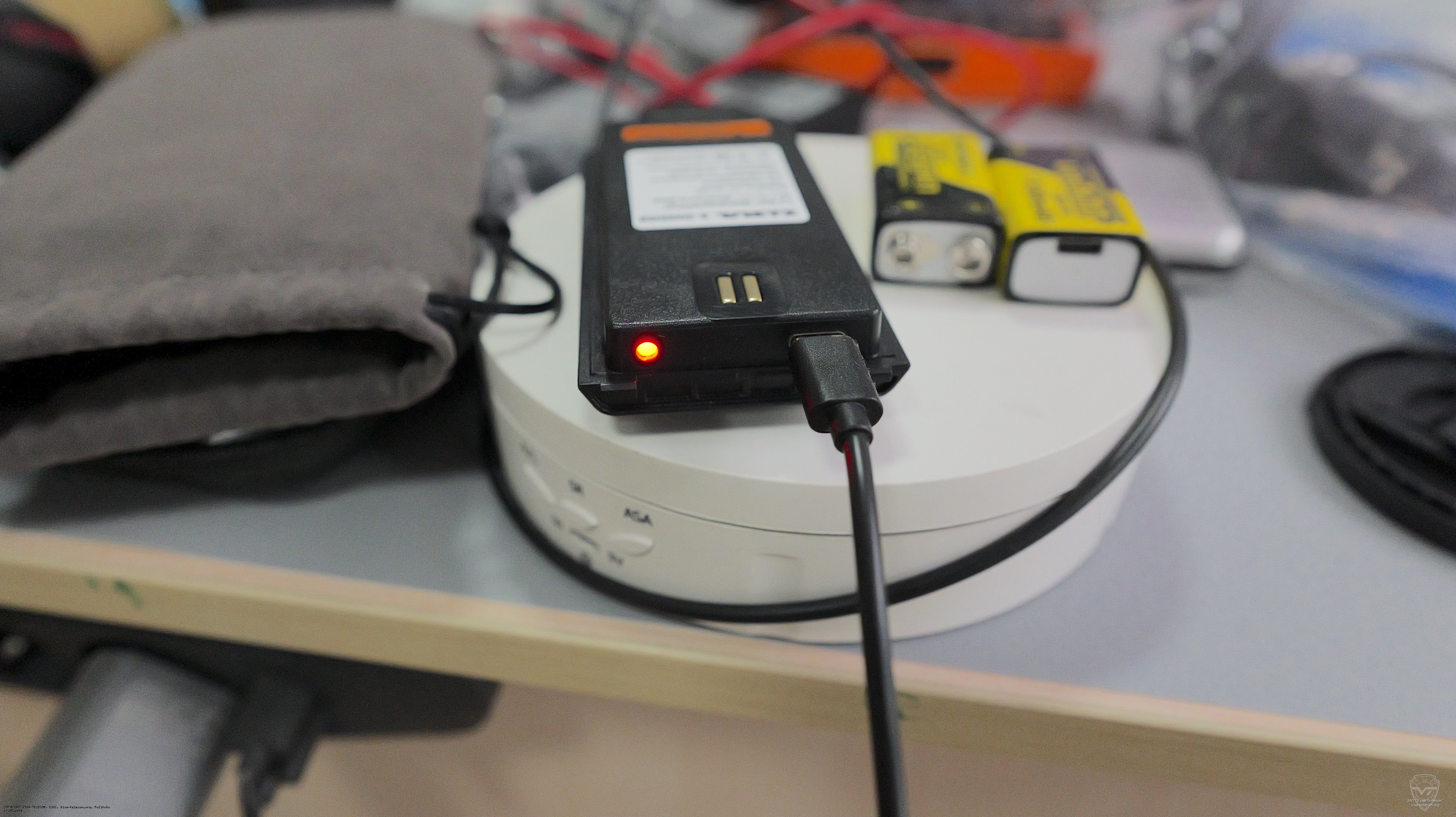 Индикатор заряда АКБ Lira B-2000USB. Lira B-2000USB Индикатор заряда АКБ Lira B-2000USB