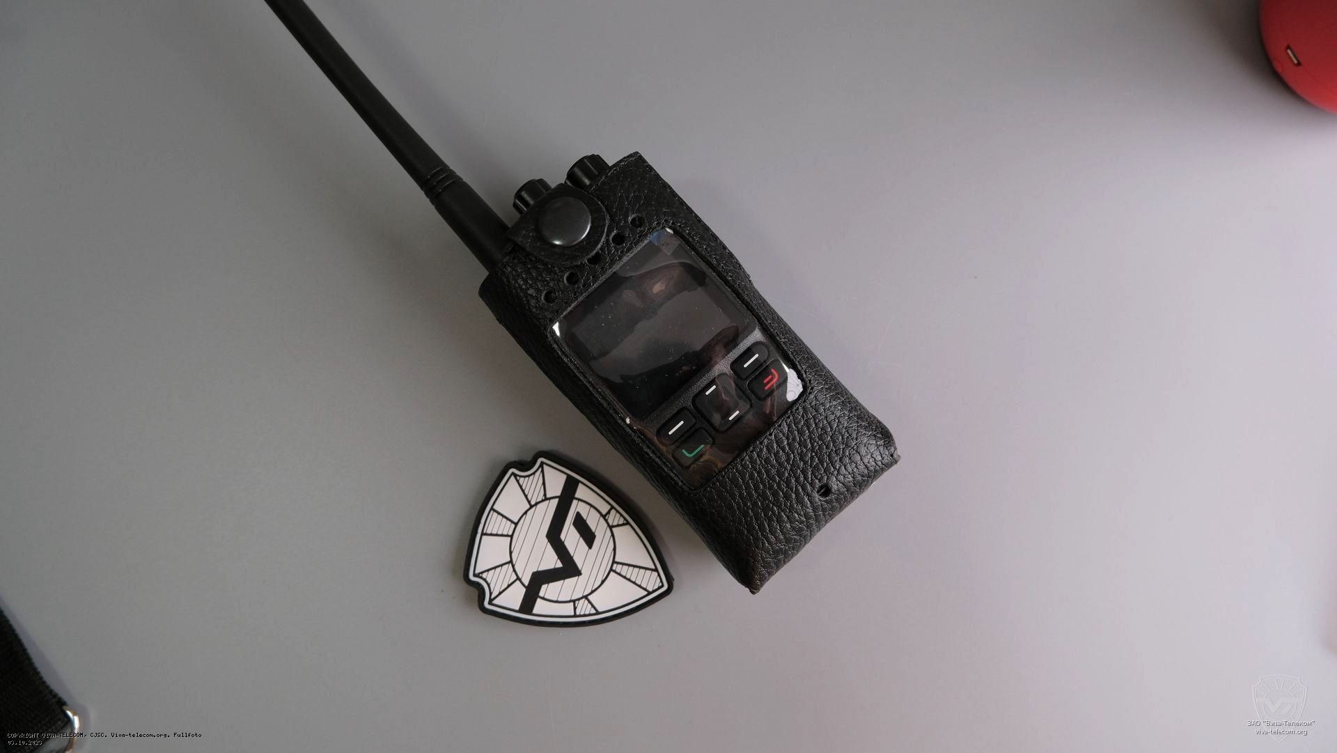 Вид радиостанции DP2600 в чехле Lira LCC-2600. Lira LCC-2600 Вид радиостанции DP2600 в чехле Lira LCC-2600