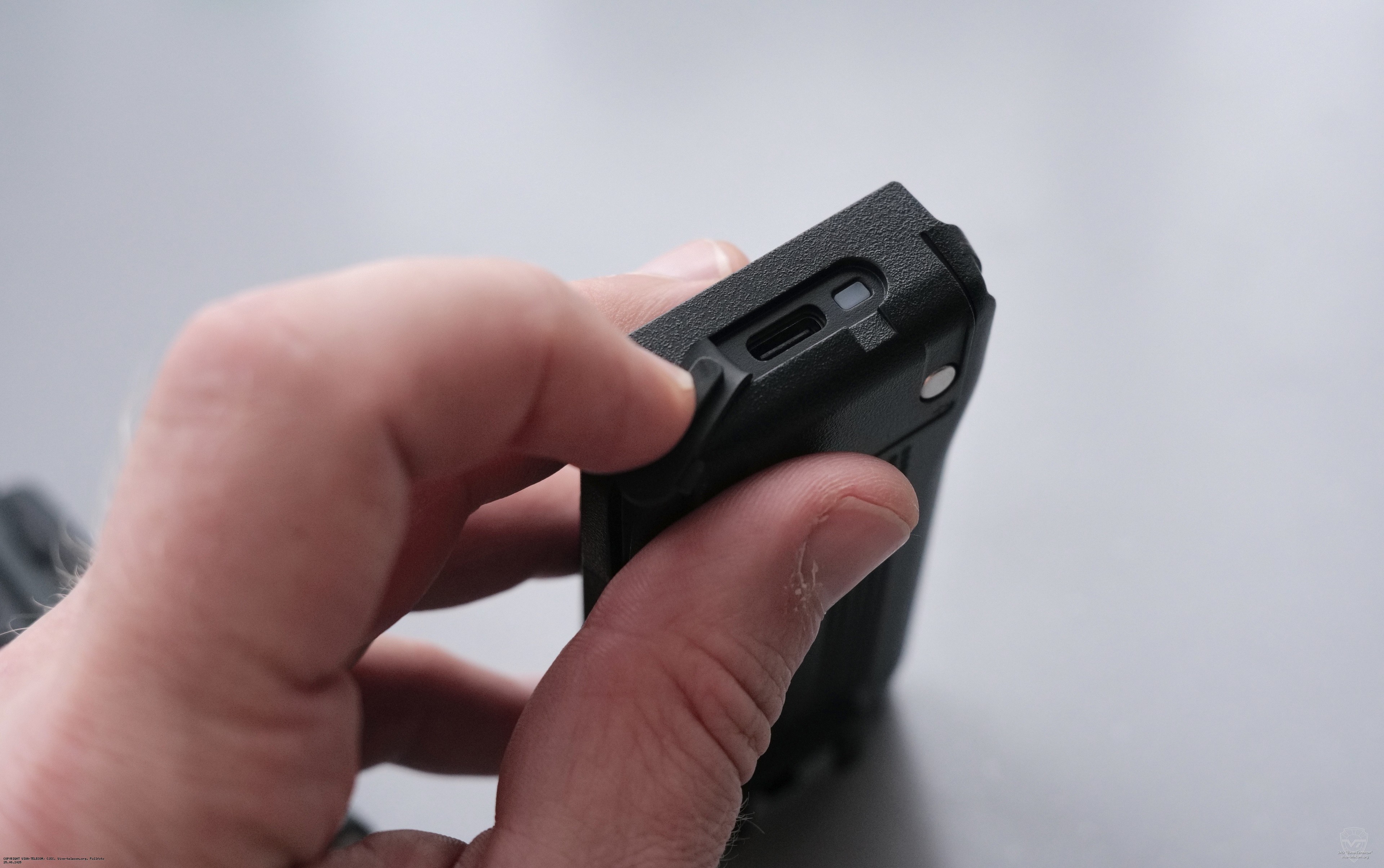 USB порт зарядки радиостанции Lira P-210L. Lira P-210L USB порт зарядки радиостанции Lira P-210L