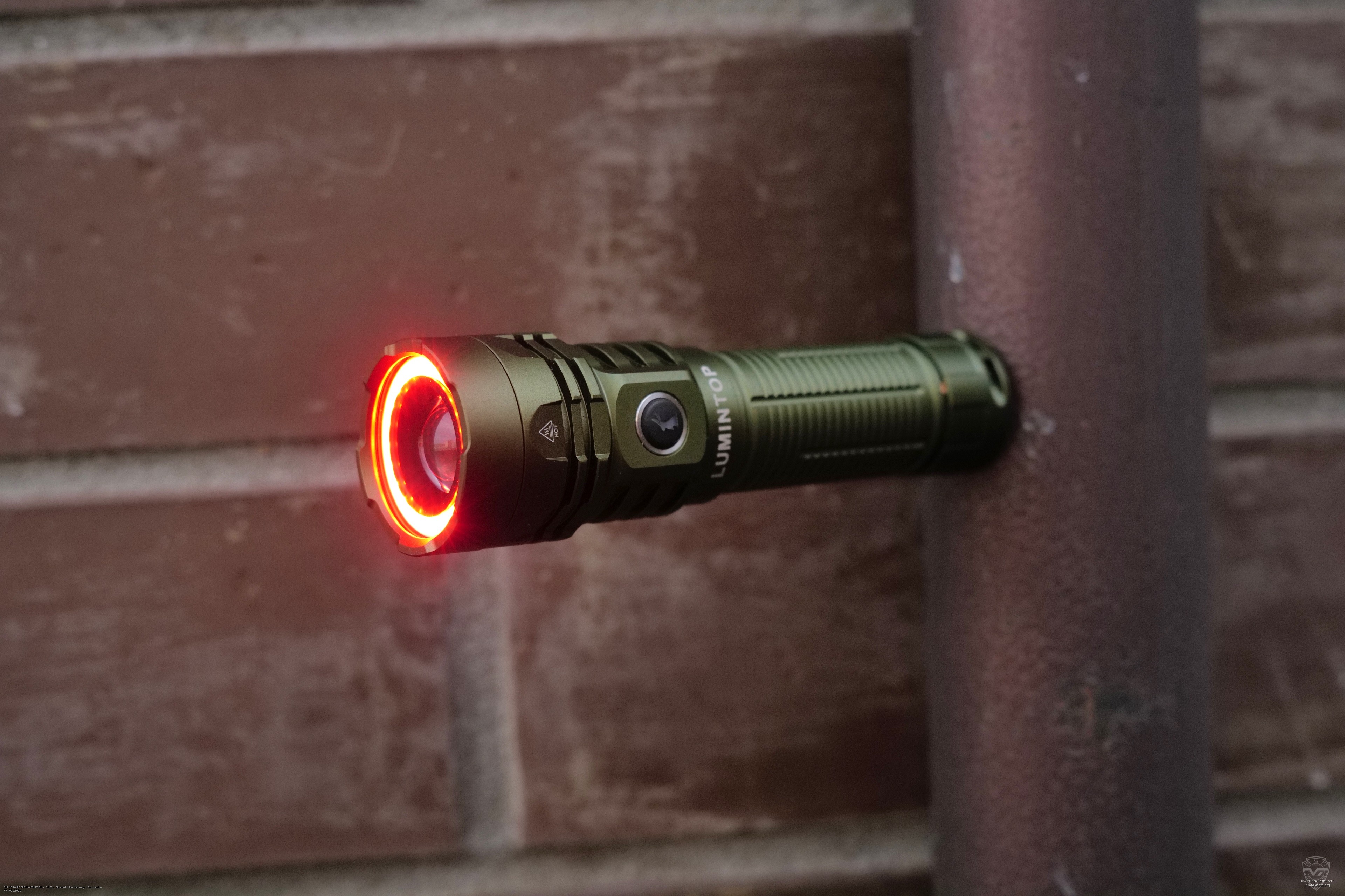 ������ � ������� ������ Lumintop W1 Max