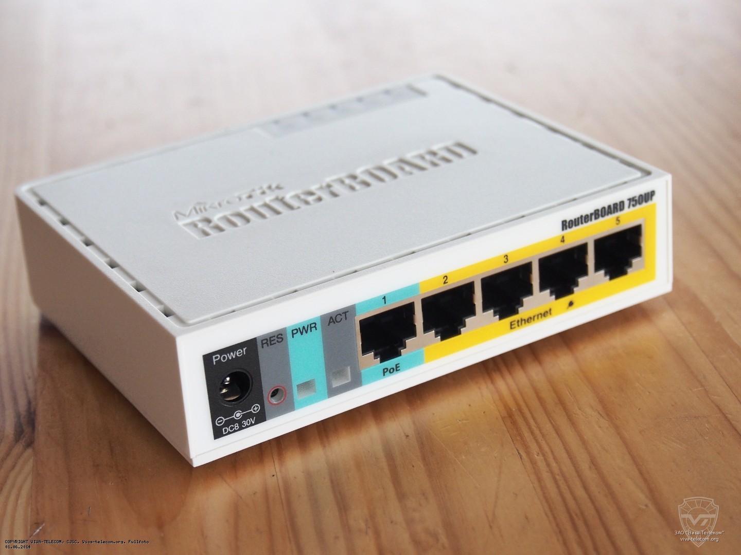    Mikrotik RouterBOARD 750UP 
