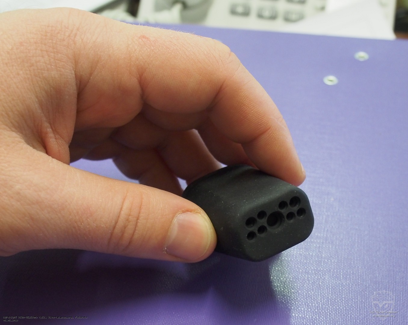 Резиновая заглушка аксессуарного разъема радиостанции Моторола. Motorola GLN7325 Резиновая заглушка аксессуарного разъема радиостанции Моторола