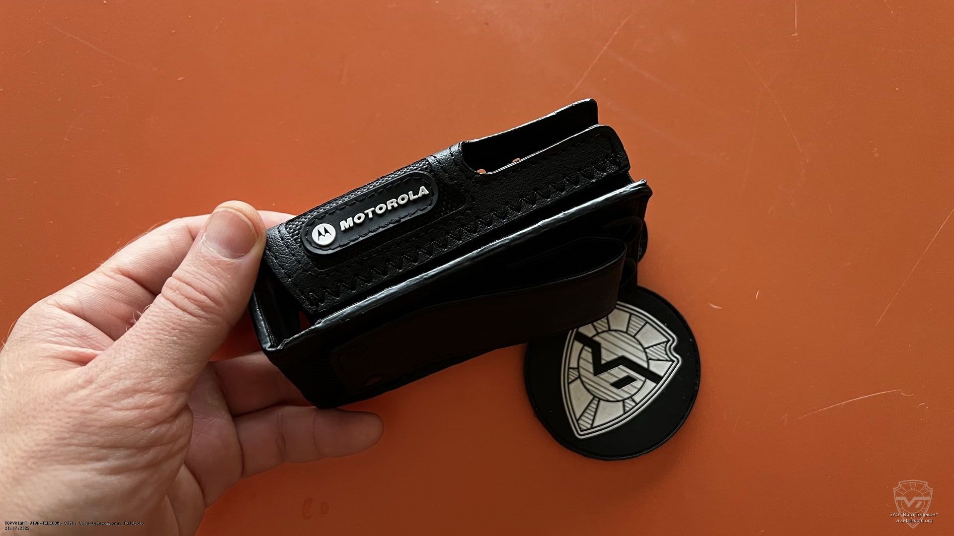 Вид справа чехла Motorola PMLN7075. Motorola PMLN7075 Вид справа чехла Motorola PMLN7075