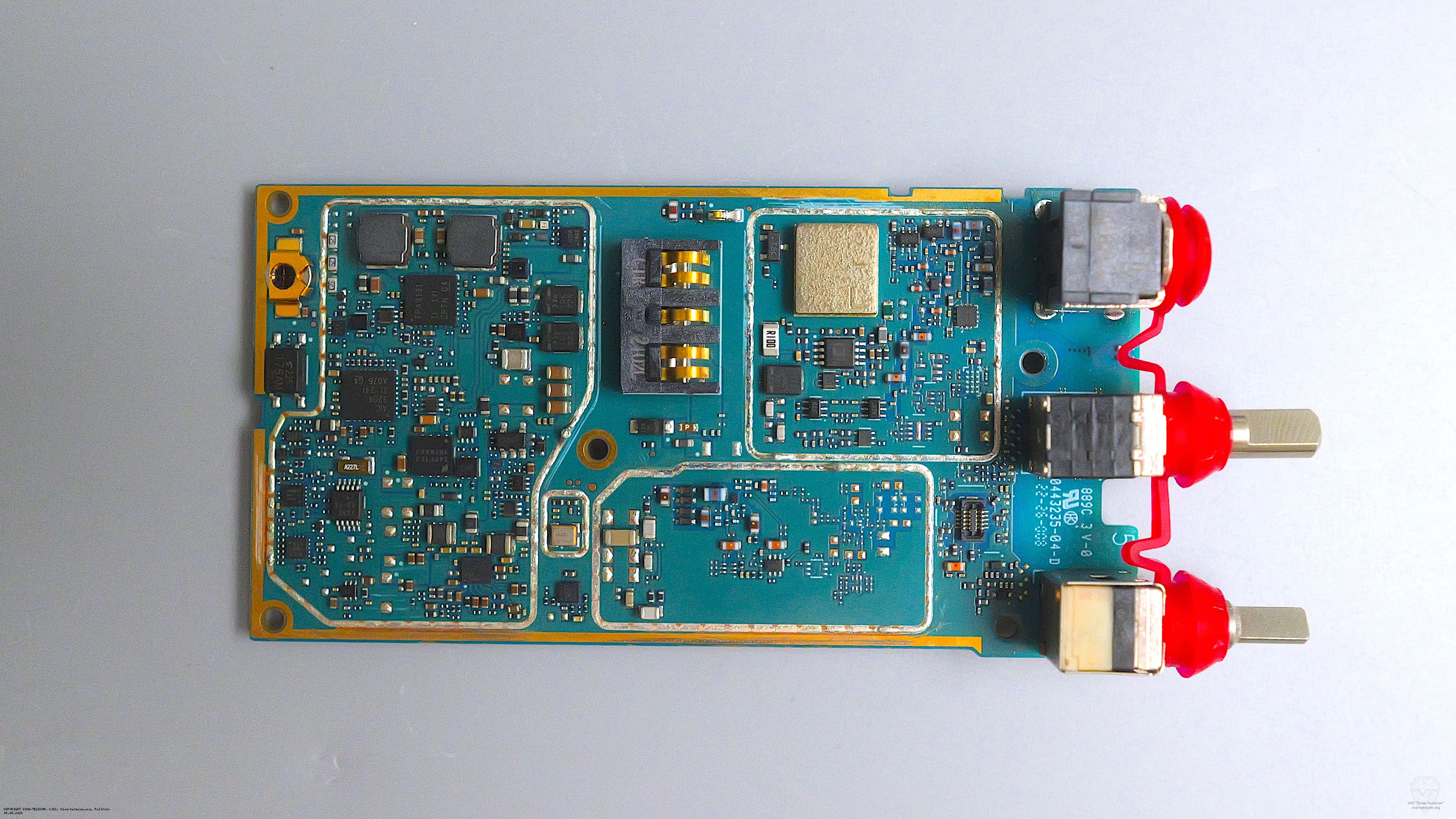 �������� ����� ������������ Motorola R7 �� ������� ���