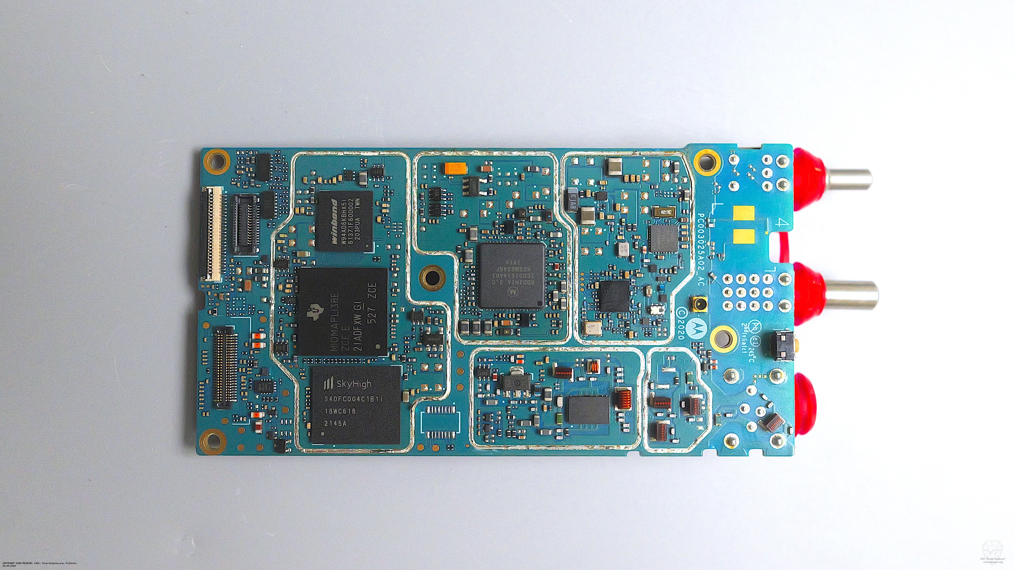 �������� ����� ������������ Motorola R7 �� ������� �������