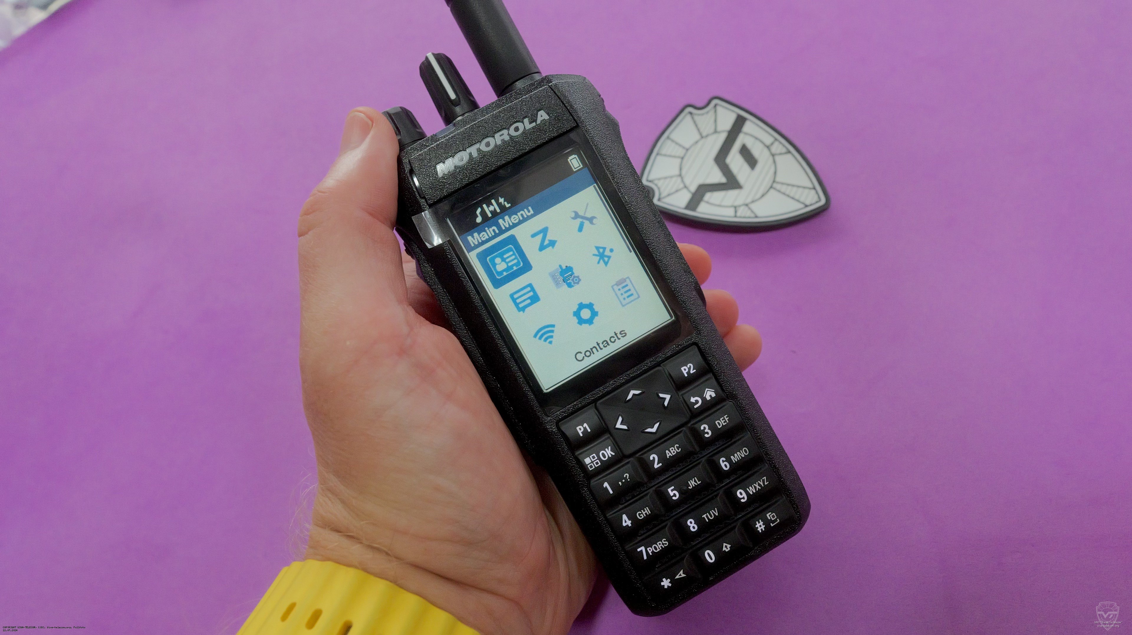 ���� ������������ Motorola R7