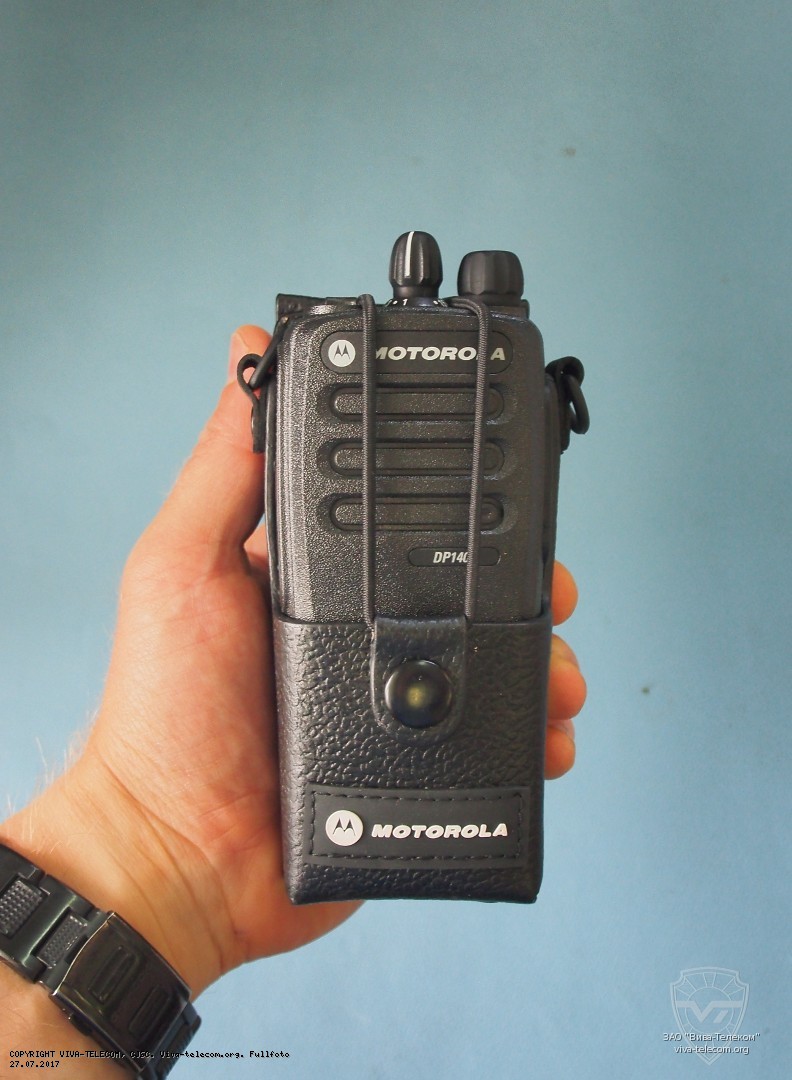 ������������ DP1400 � ����� Motorola RLN5383