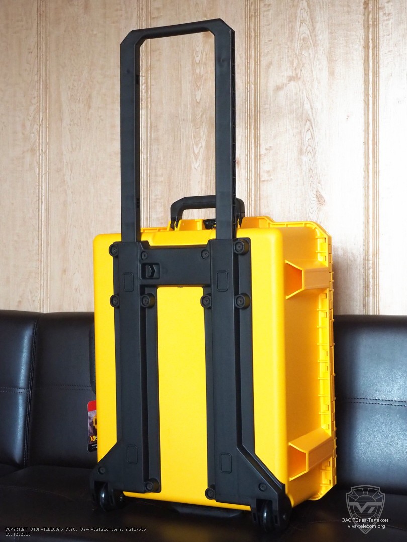 Выдвижная ручка у кейса Pelican iM2720. Pelican Storm iM2720 Выдвижная ручка у кейса Pelican iM2720