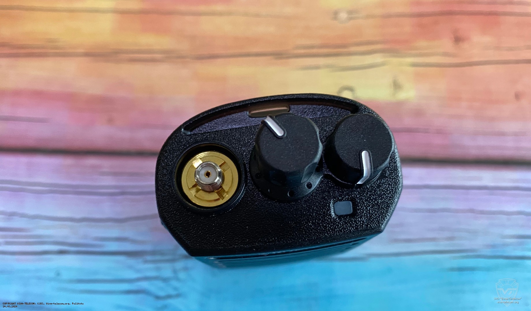 Вид радиостанции Racio R810 сверху. Racio R810 Вид радиостанции Racio R810 сверху